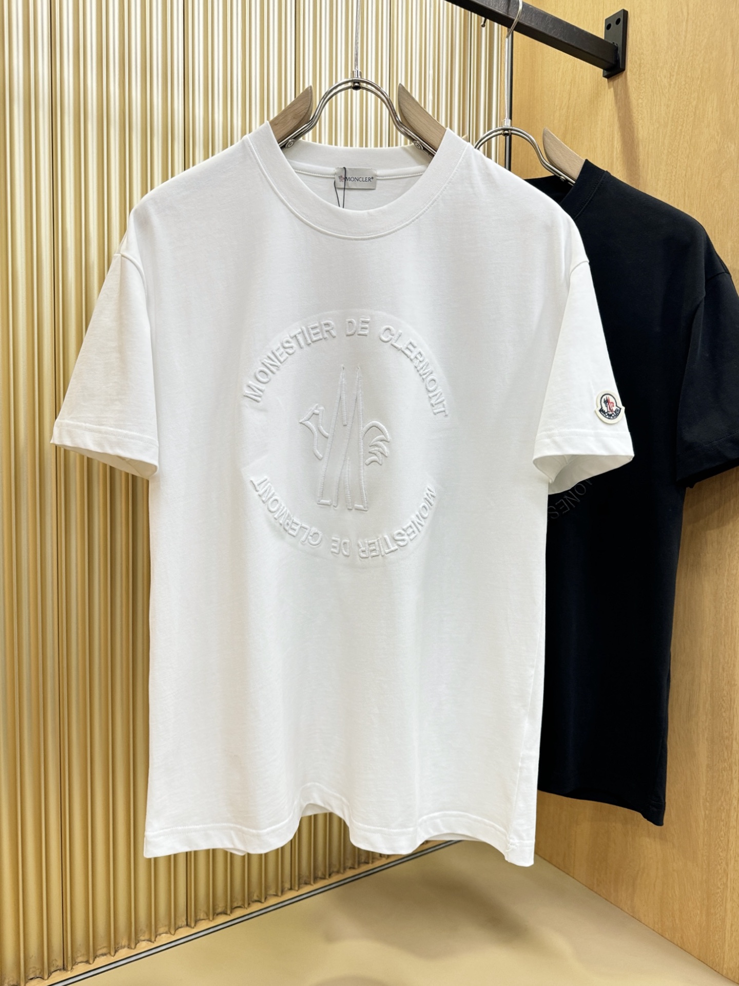 Moncler蒙口 2026新款短袖T恤！走秀图案时尚休闲短袖T恤衫！设计logo设计！极具设计精选客供