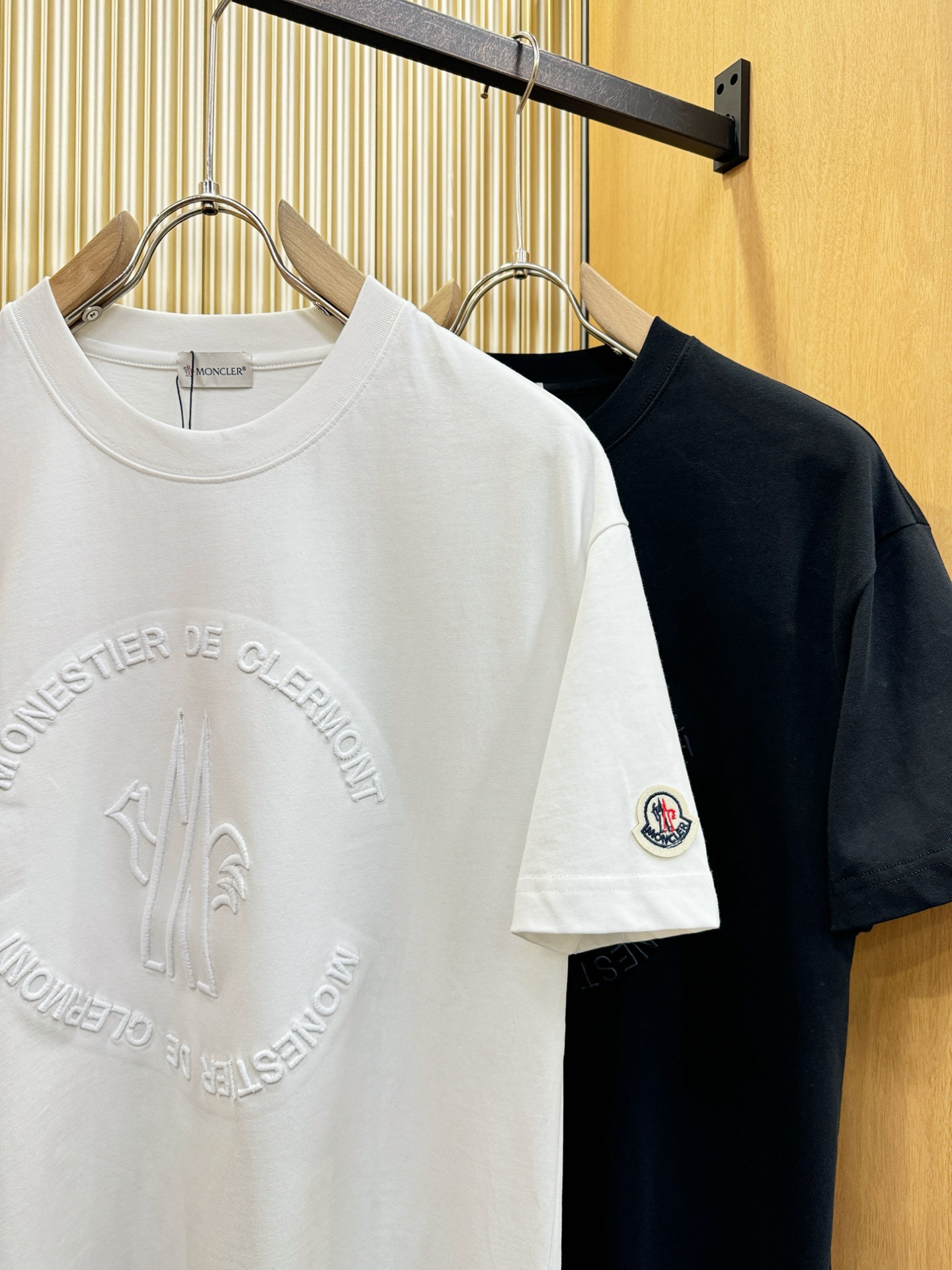 Moncler蒙口 2026新款短袖T恤！走秀图案时尚休闲短袖T恤衫！设计logo设计！极具设计精选客供