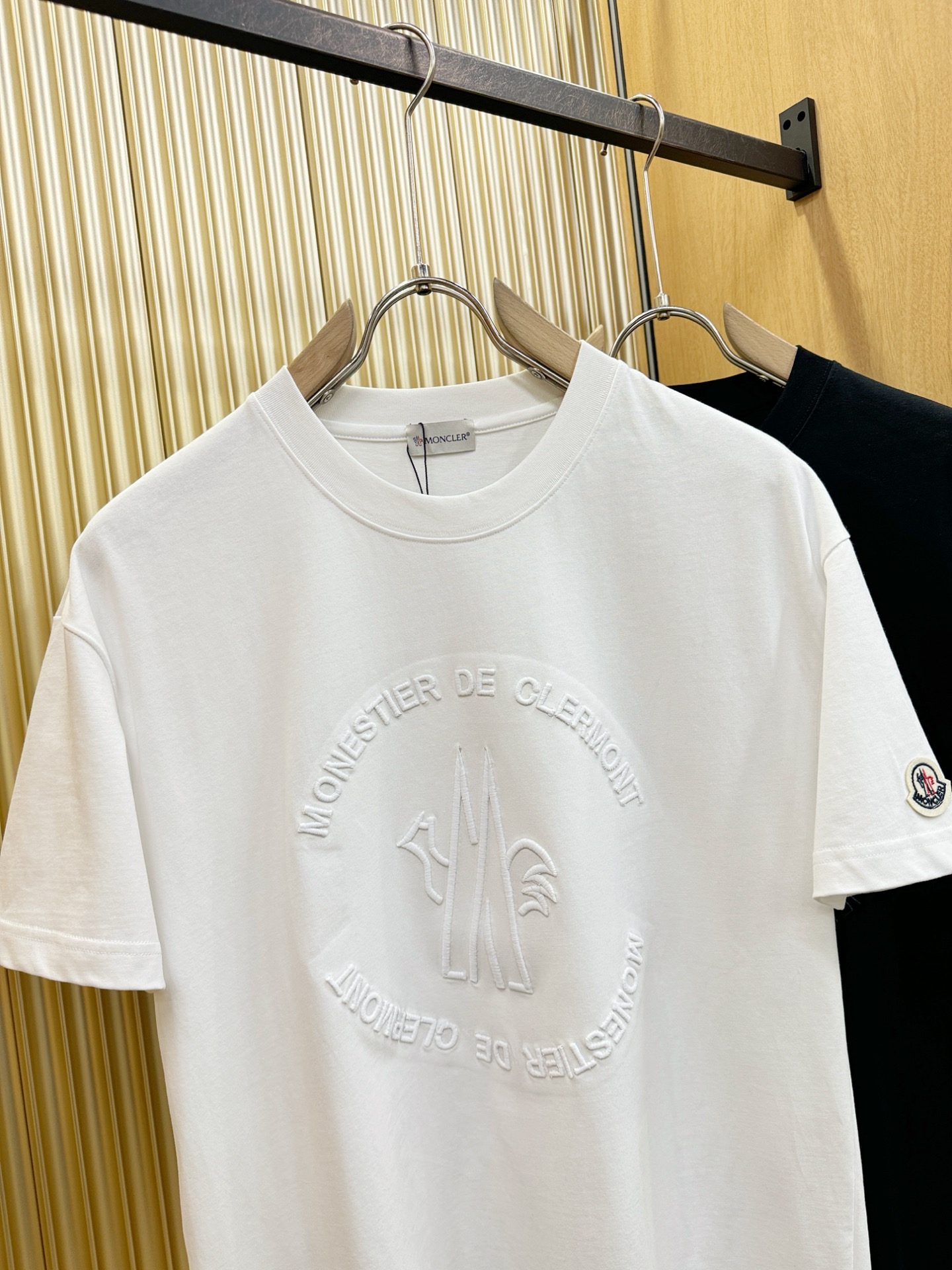 Moncler蒙口 2026新款短袖T恤！走秀图案时尚休闲短袖T恤衫！设计logo设计！极具设计精选客供