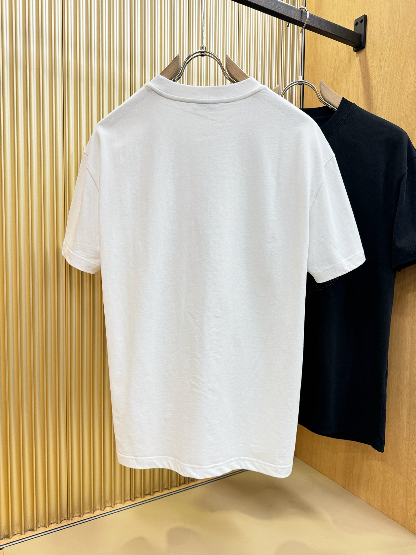 Moncler蒙口 2026新款短袖T恤！走秀图案时尚休闲短袖T恤衫！设计logo设计！极具设计精选客供