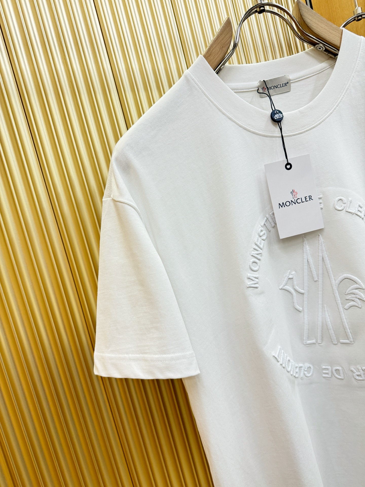 Moncler蒙口 2026新款短袖T恤！走秀图案时尚休闲短袖T恤衫！设计logo设计！极具设计精选客供