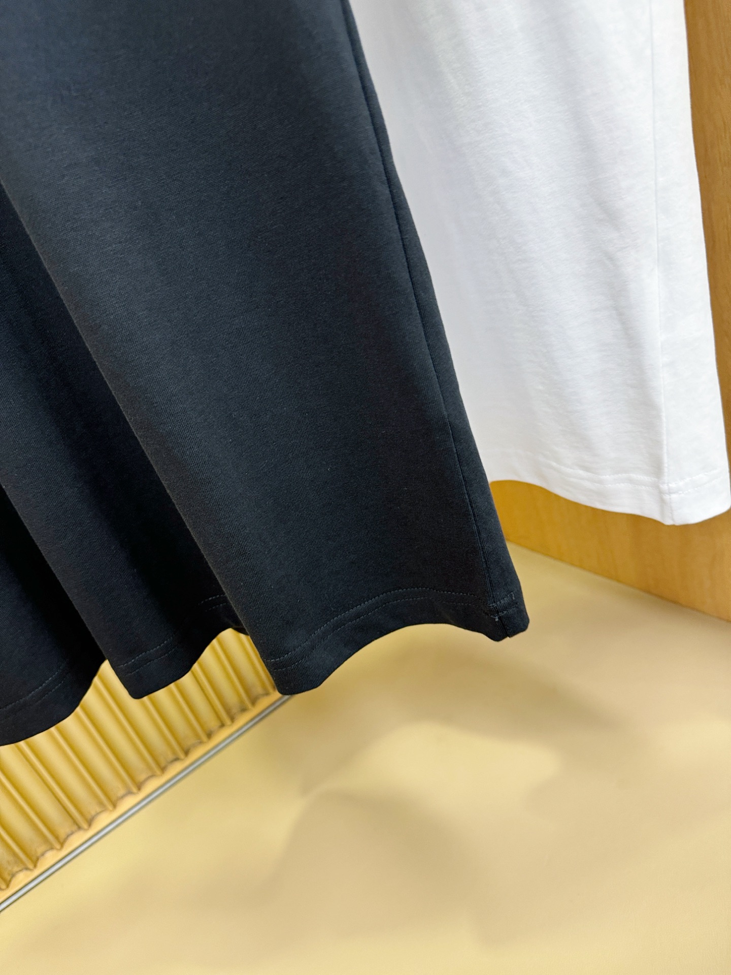 Givenchy 纪梵希2026新款短袖T恤！走秀图案时尚休闲短袖T恤衫！设计logo设计！极具设计精选