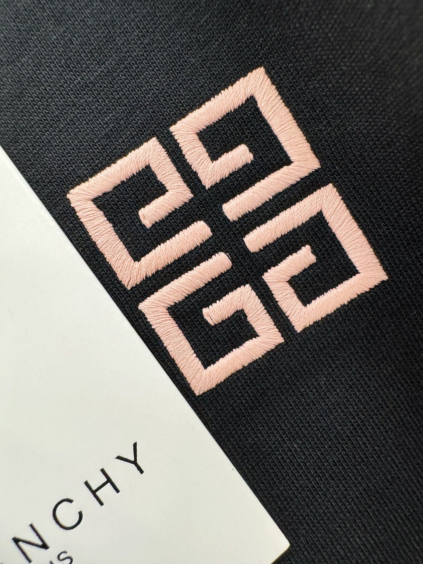 Givenchy 纪梵希2026新款短袖T恤！走秀图案时尚休闲短袖T恤衫！设计logo设计！极具设计精选