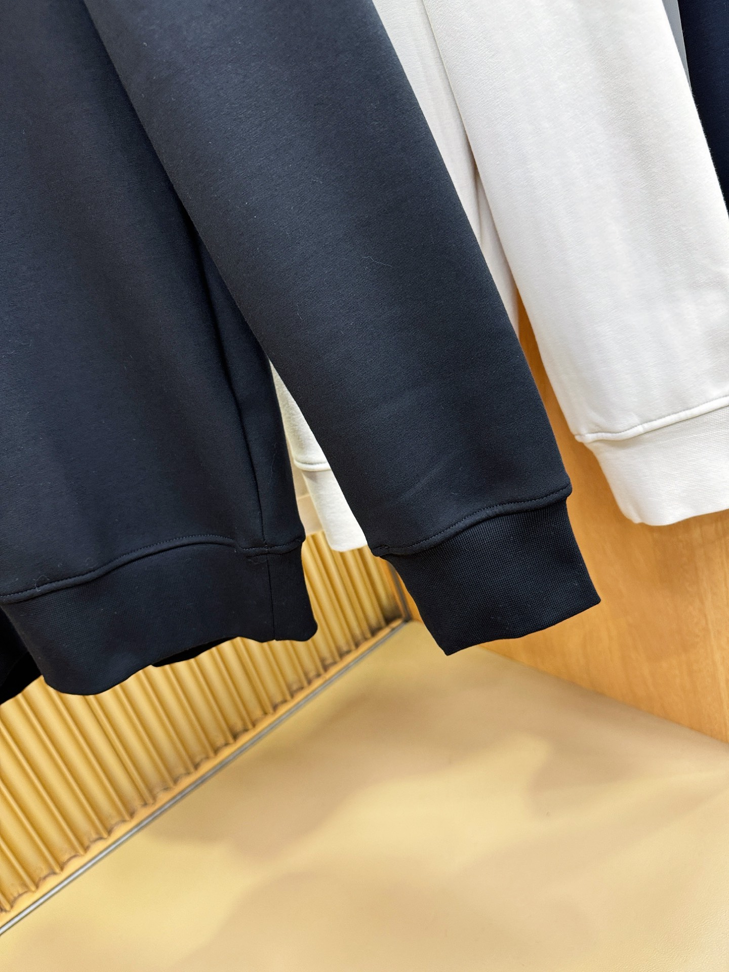 Loro Piana诺悠翩雅 2025ss秋冬新品 加绒卫衣，内里加绒加厚保暖 经典Logo设计，百搭款