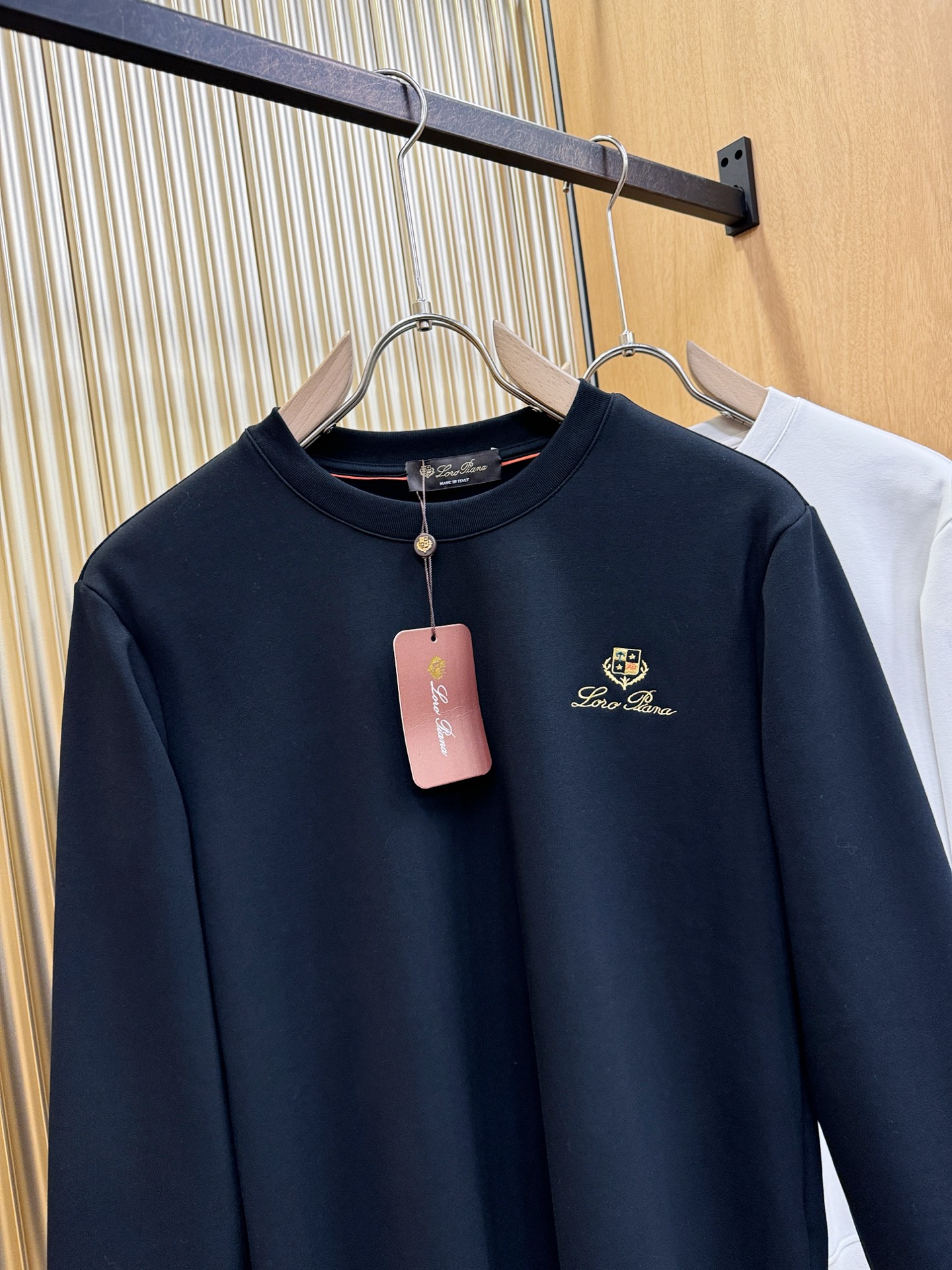 Loro Piana诺悠翩雅 2025ss秋冬新品 加绒卫衣，内里加绒加厚保暖 经典Logo设计，百搭款