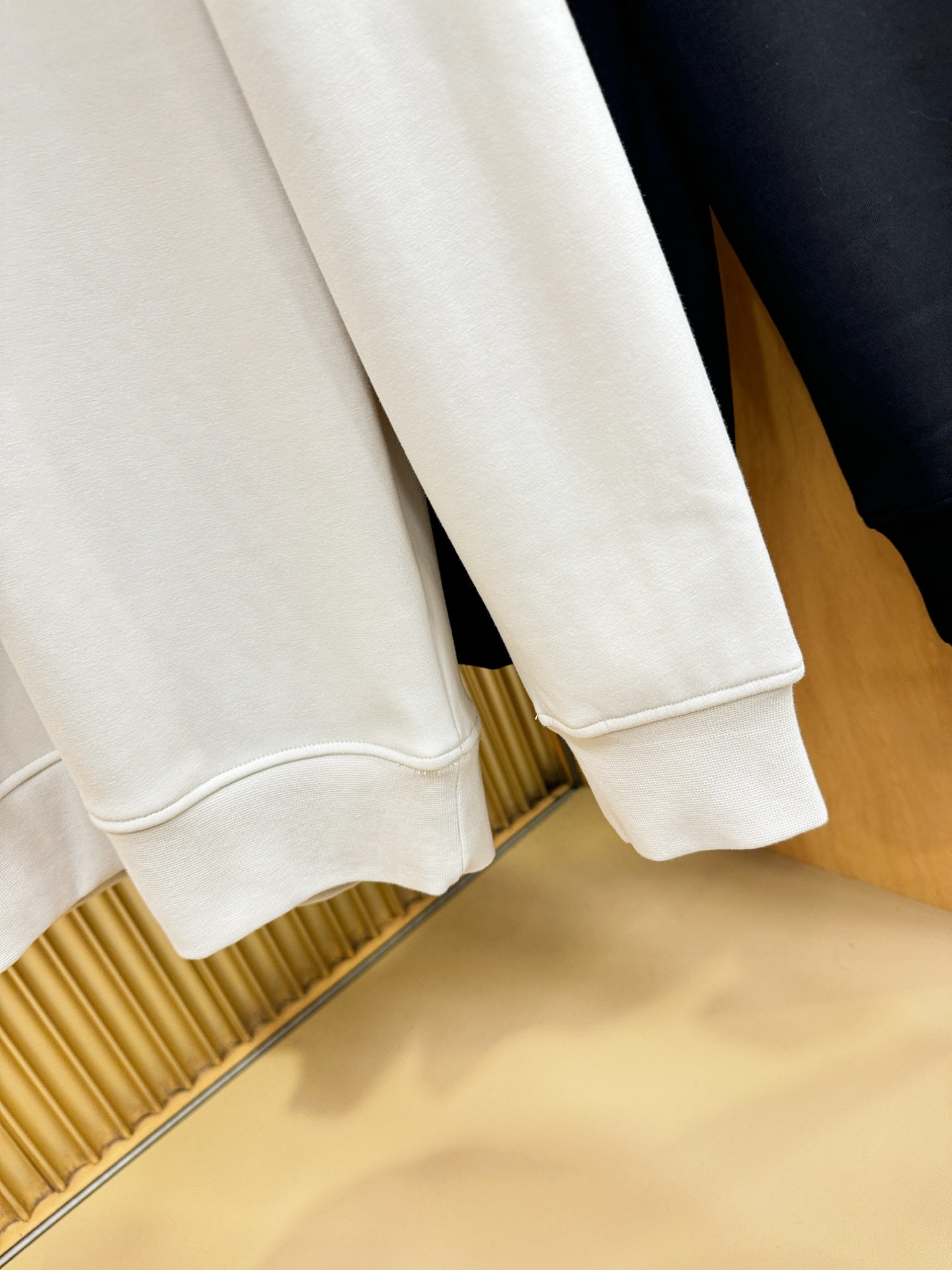 Loro Piana诺悠翩雅 2025ss秋冬新品 加绒卫衣，内里加绒加厚保暖 经典Logo设计，百搭款