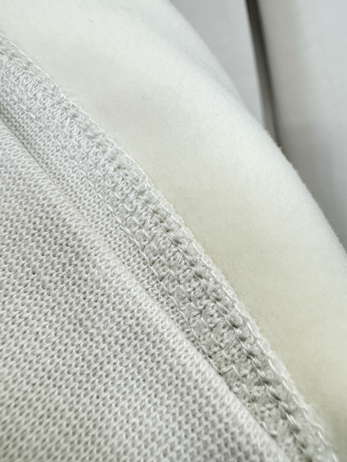 Loro Piana诺悠翩雅 2025ss秋冬新品 加绒卫衣，内里加绒加厚保暖 经典Logo设计，百搭款