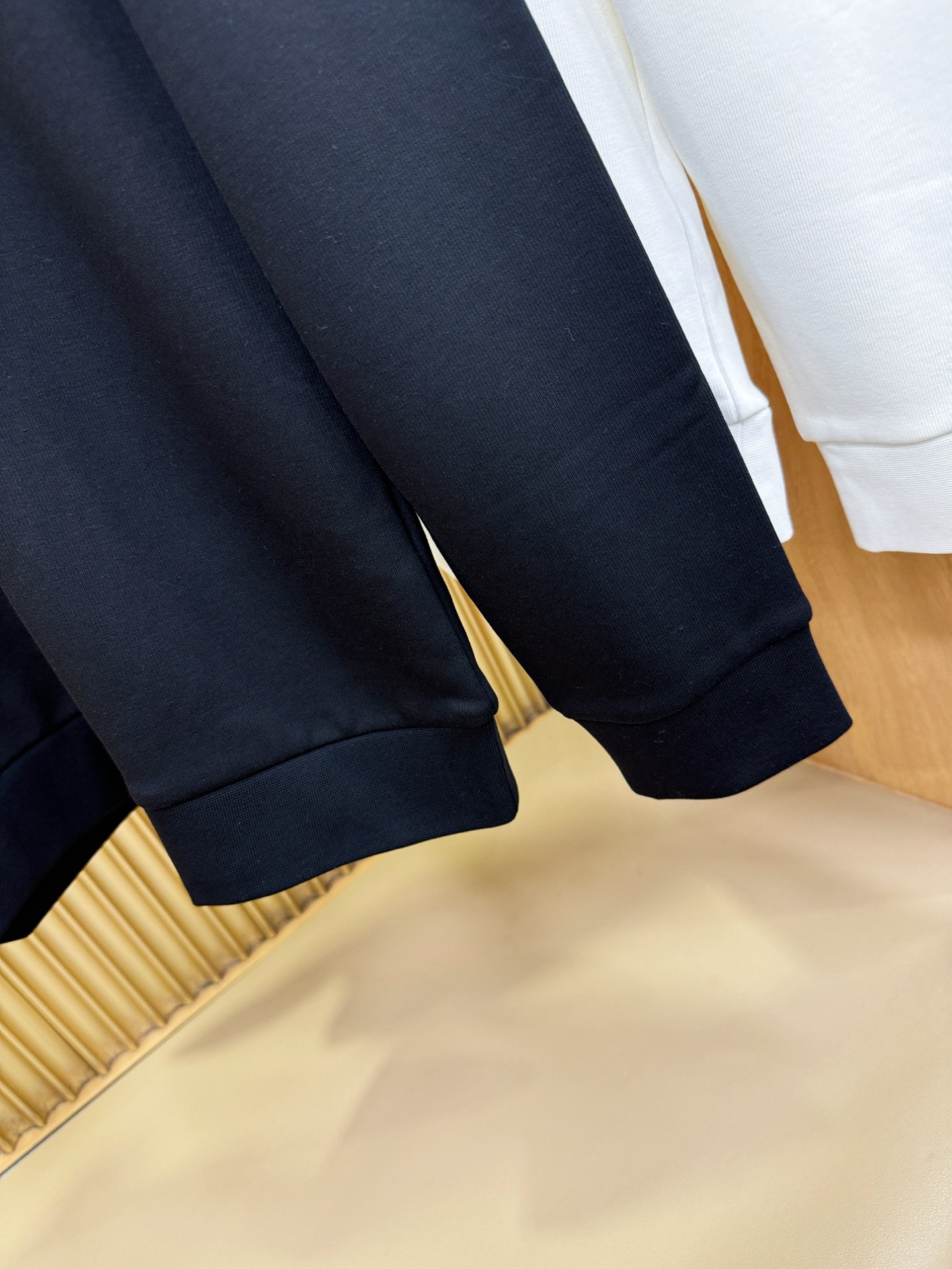 葆蝶家Bottega Veneta 2025ss秋冬新品 长袖卫衣，经典Logo设计，百搭款 官网同步发