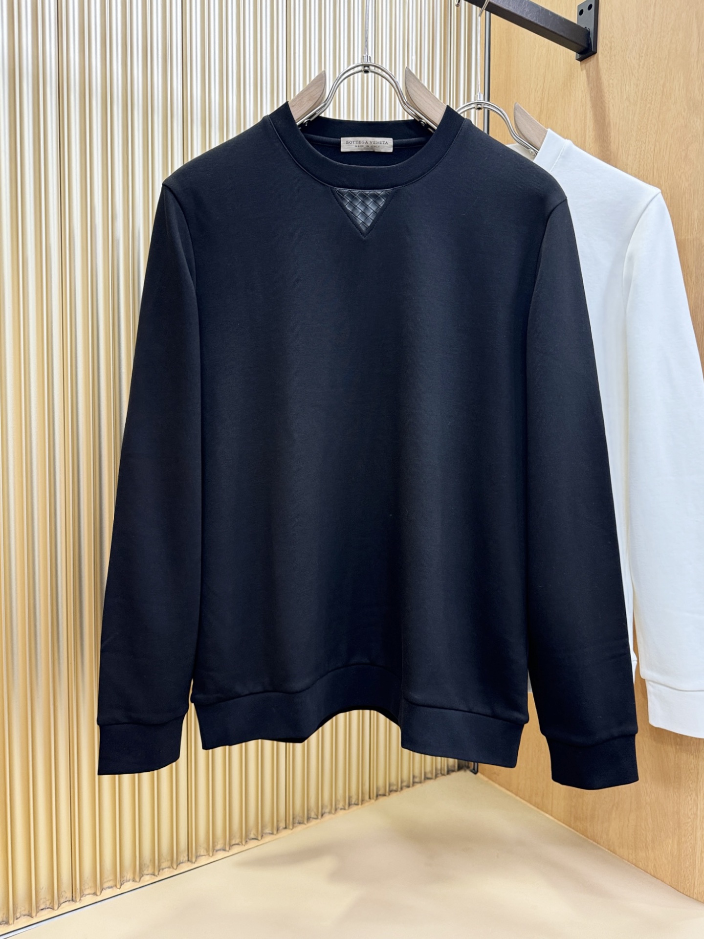 葆蝶家Bottega Veneta 2025ss秋冬新品 长袖卫衣，经典Logo设计，百搭款 官网同步发