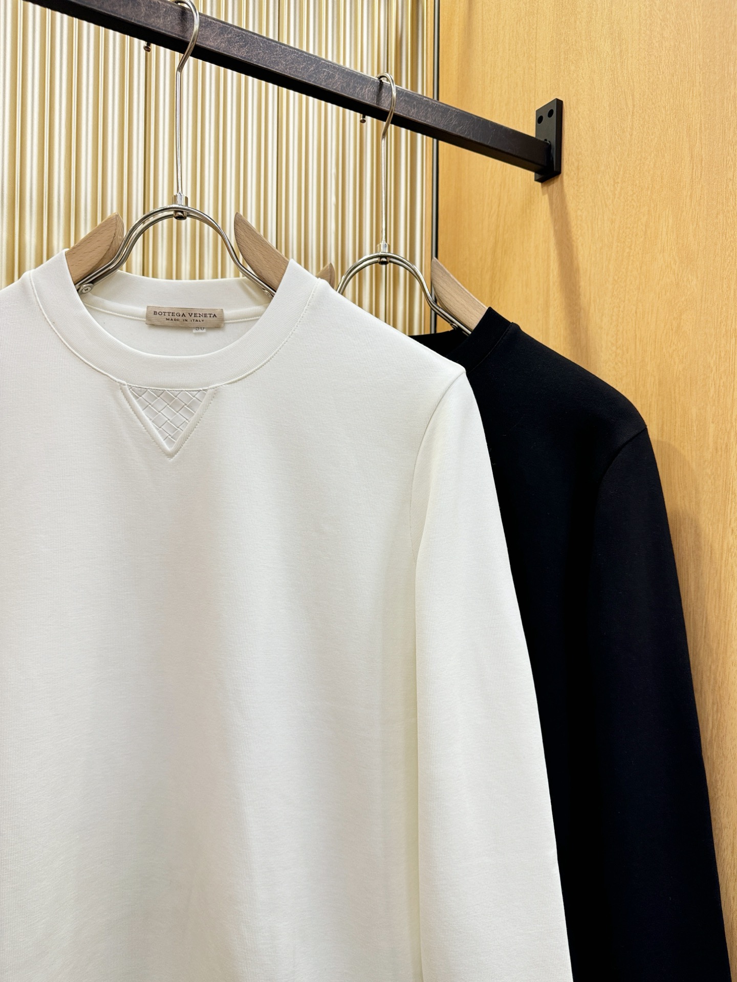 葆蝶家Bottega Veneta 2025ss秋冬新品 长袖卫衣，经典Logo设计，百搭款 官网同步发