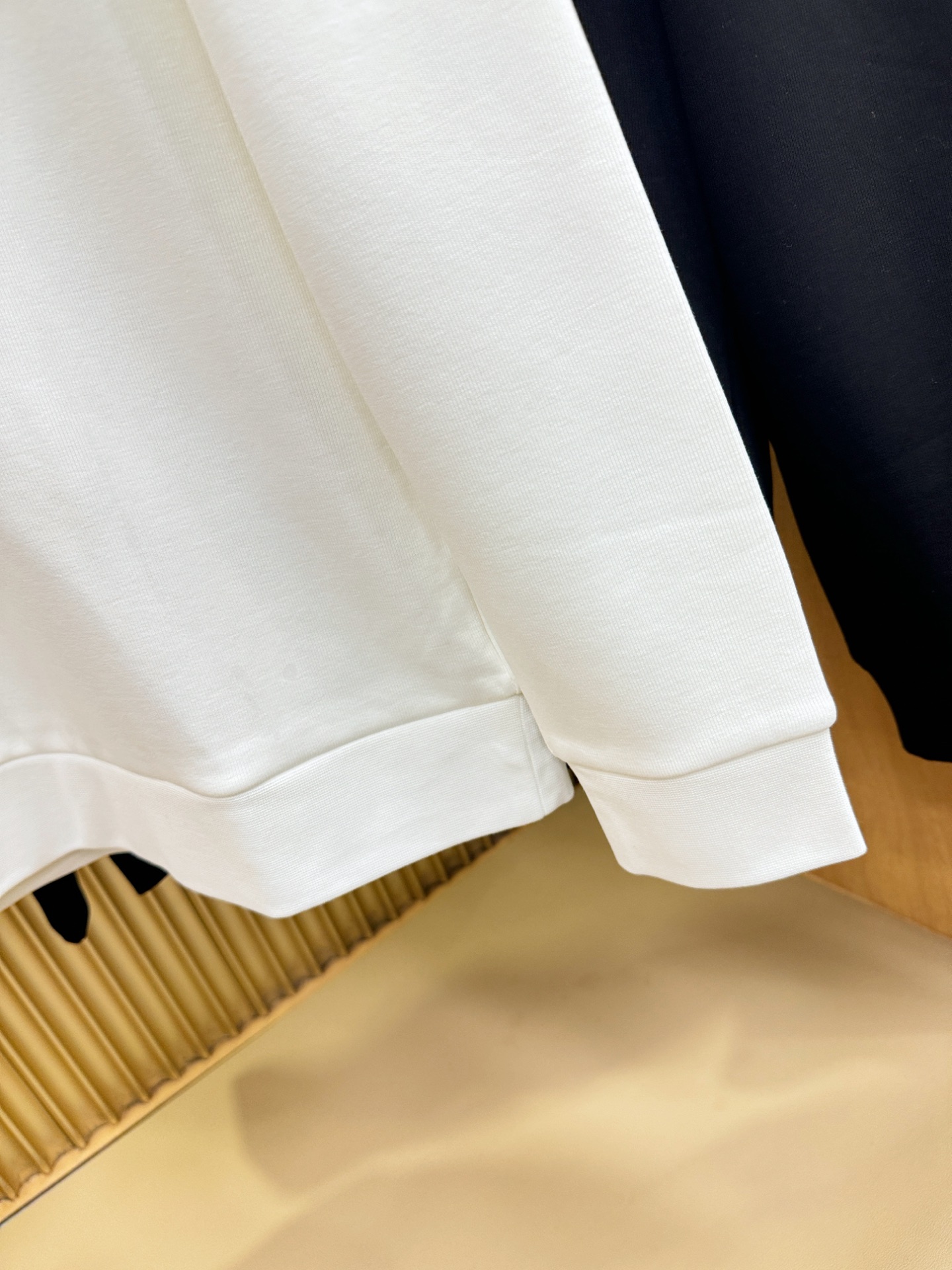 葆蝶家Bottega Veneta 2025ss秋冬新品 长袖卫衣，经典Logo设计，百搭款 官网同步发