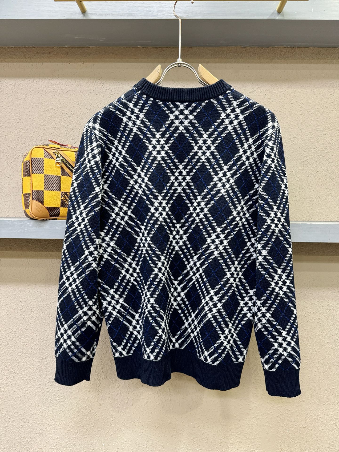 BURBERRY巴宝莉 专柜同步 冬季新款羊毛衫（绵羊毛）甄选客供进口绵羊毛材质！面料手感偏厚实，柔软绵