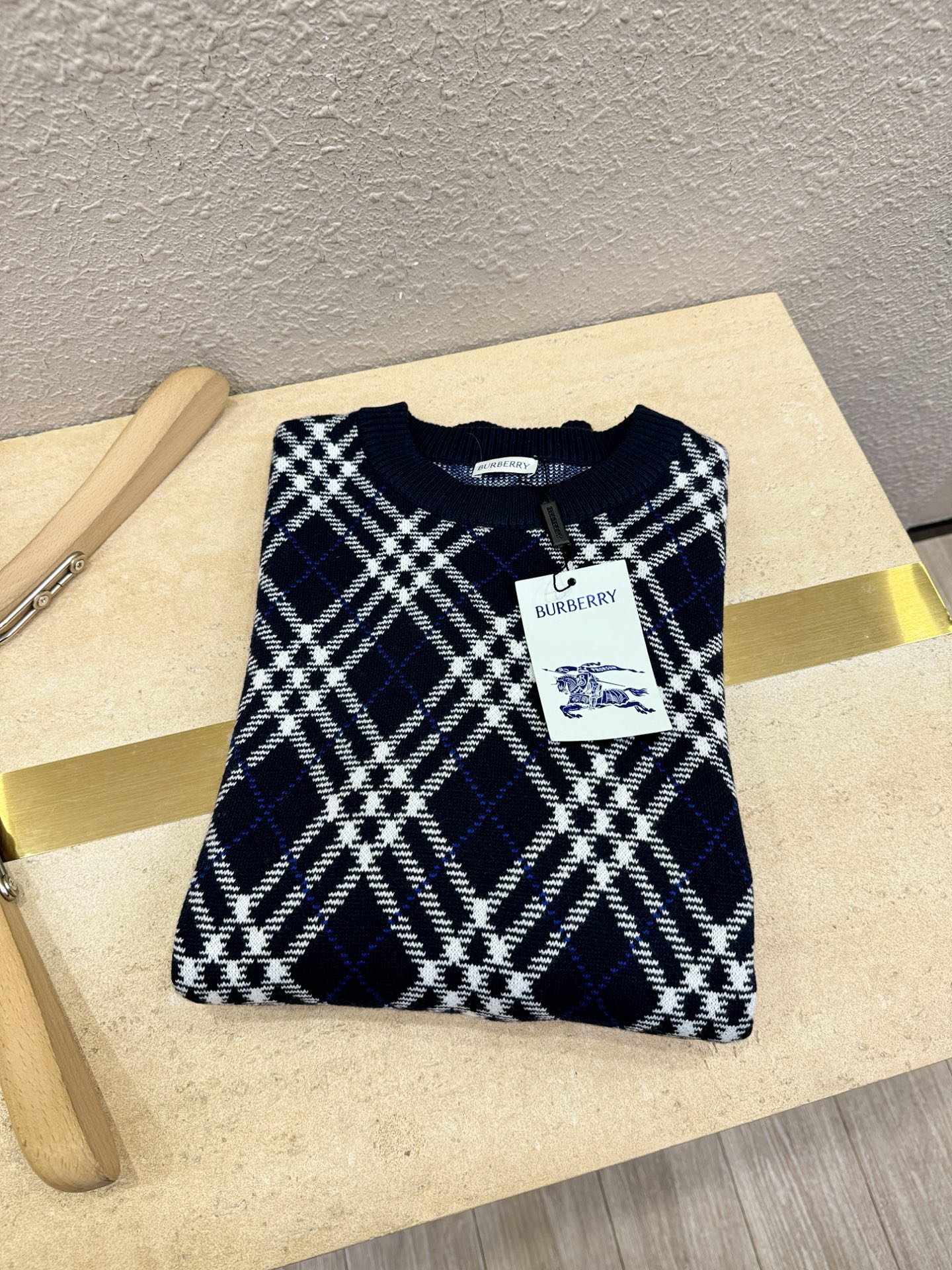 BURBERRY巴宝莉 专柜同步 冬季新款羊毛衫（绵羊毛）甄选客供进口绵羊毛材质！面料手感偏厚实，柔软绵