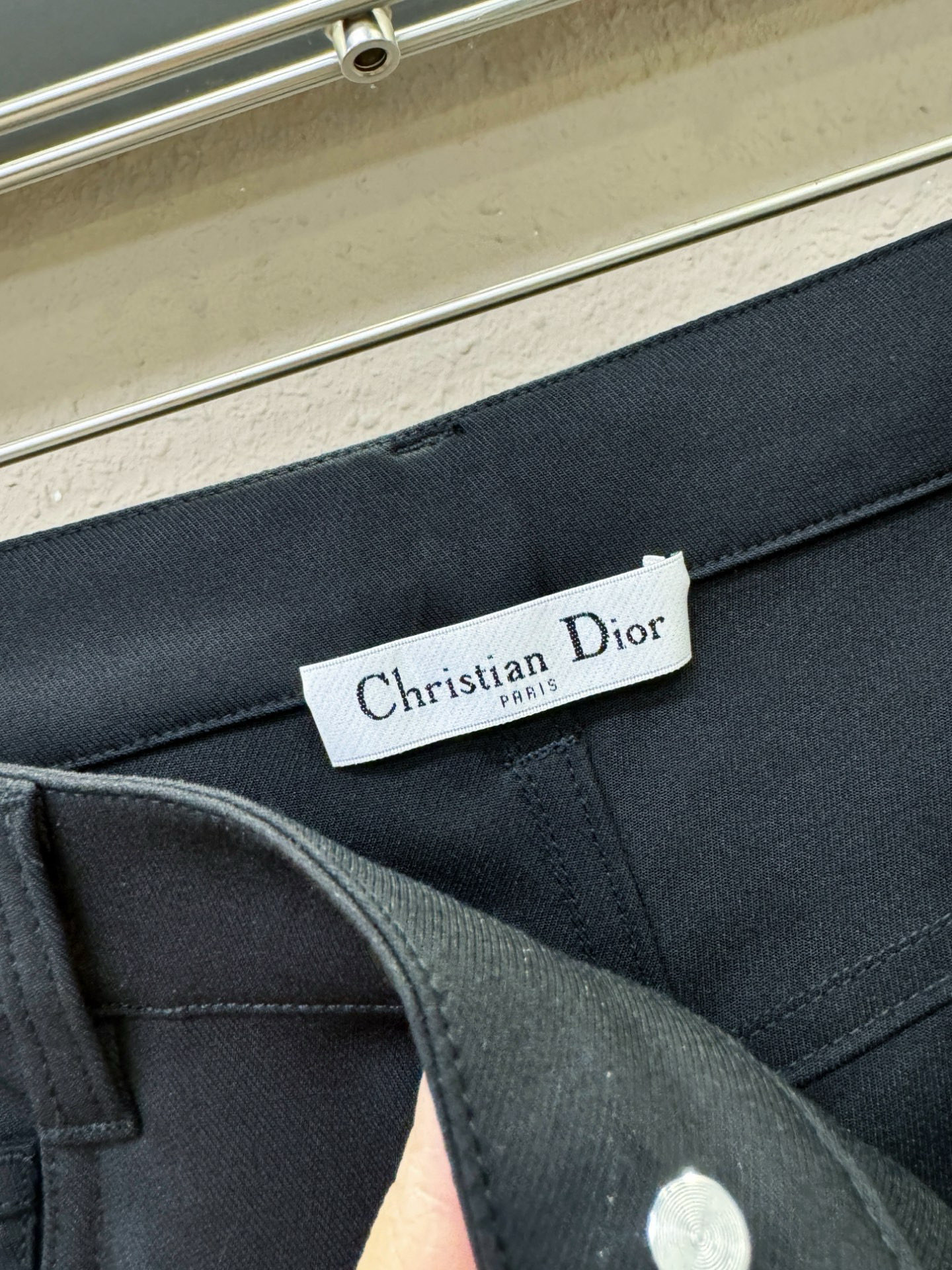 Dior迪奥 天丝羊毛休闲裤，选用欧洲进口面料，柔软舒适有质感，原版五金配件，非常炫酷，细节处理精致，上