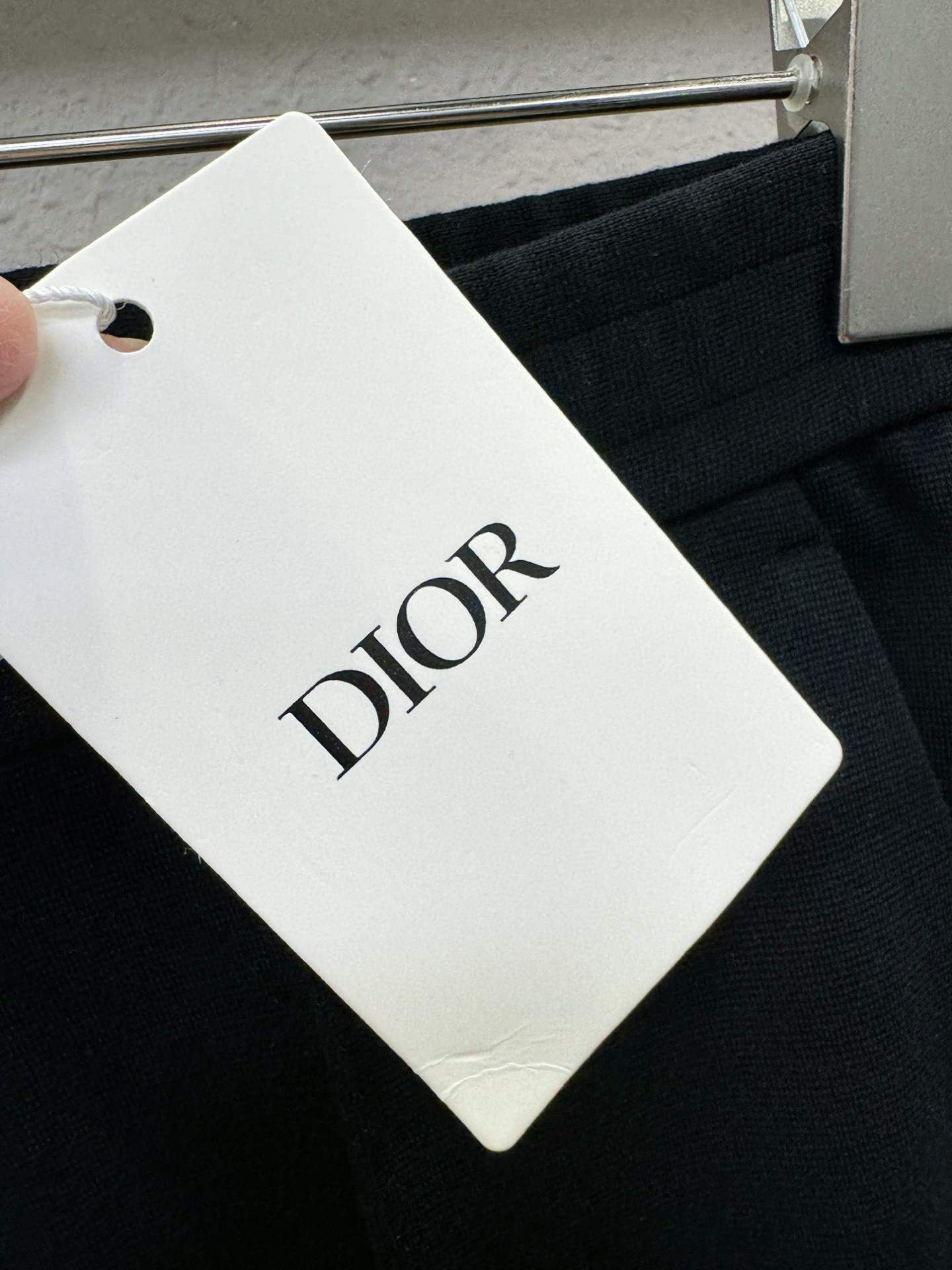 Dior迪奥 秋冬超火休闲裤，选用欧洲进口天丝羊毛面料，柔软舒适有质感，原版五金配件，非常炫酷，细节处理