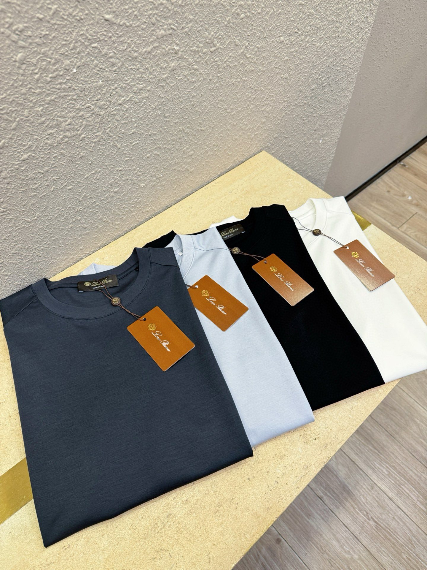 Loro Piana诺悠翩雅 顶级品质 款新品短袖！面料精选，莱赛尔+苏匹马+Coolmax三层织造，手