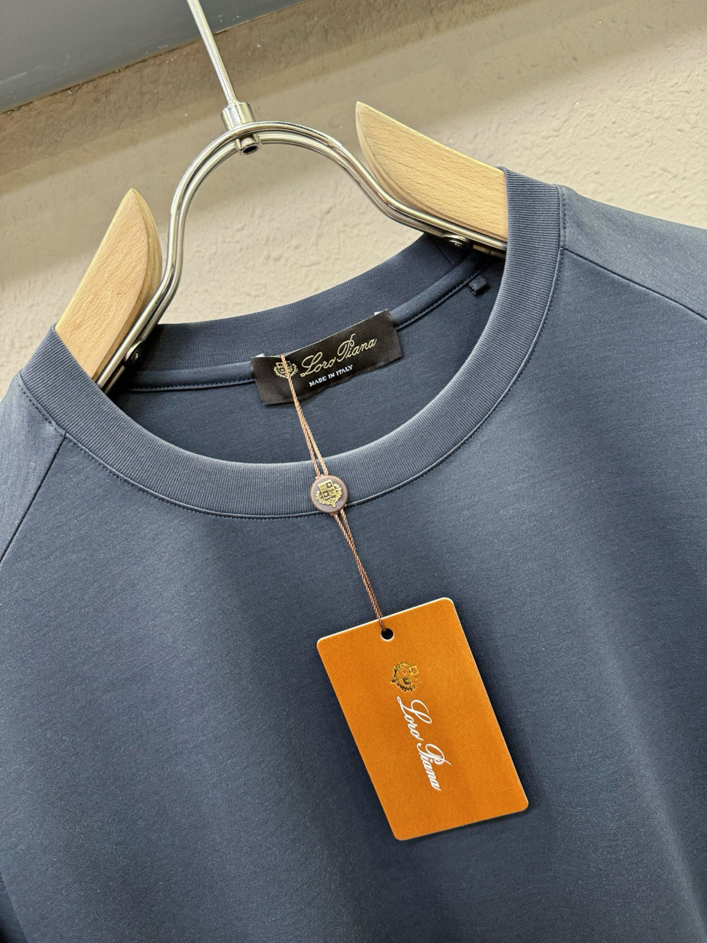 Loro Piana诺悠翩雅 顶级品质 款新品短袖！面料精选，莱赛尔+苏匹马+Coolmax三层织造，手