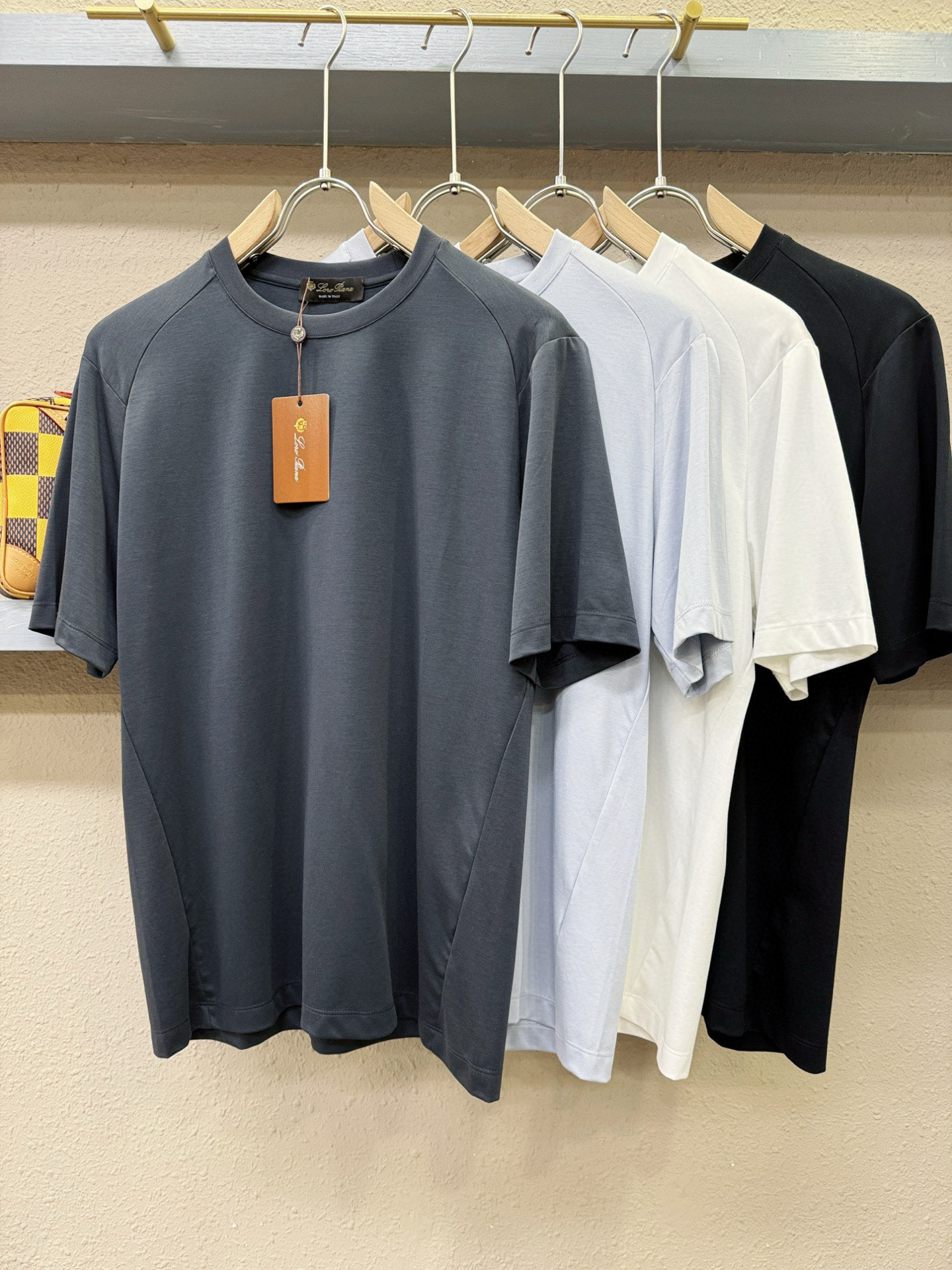 Loro Piana诺悠翩雅 顶级品质 款新品短袖！面料精选，莱赛尔+苏匹马+Coolmax三层织造，手