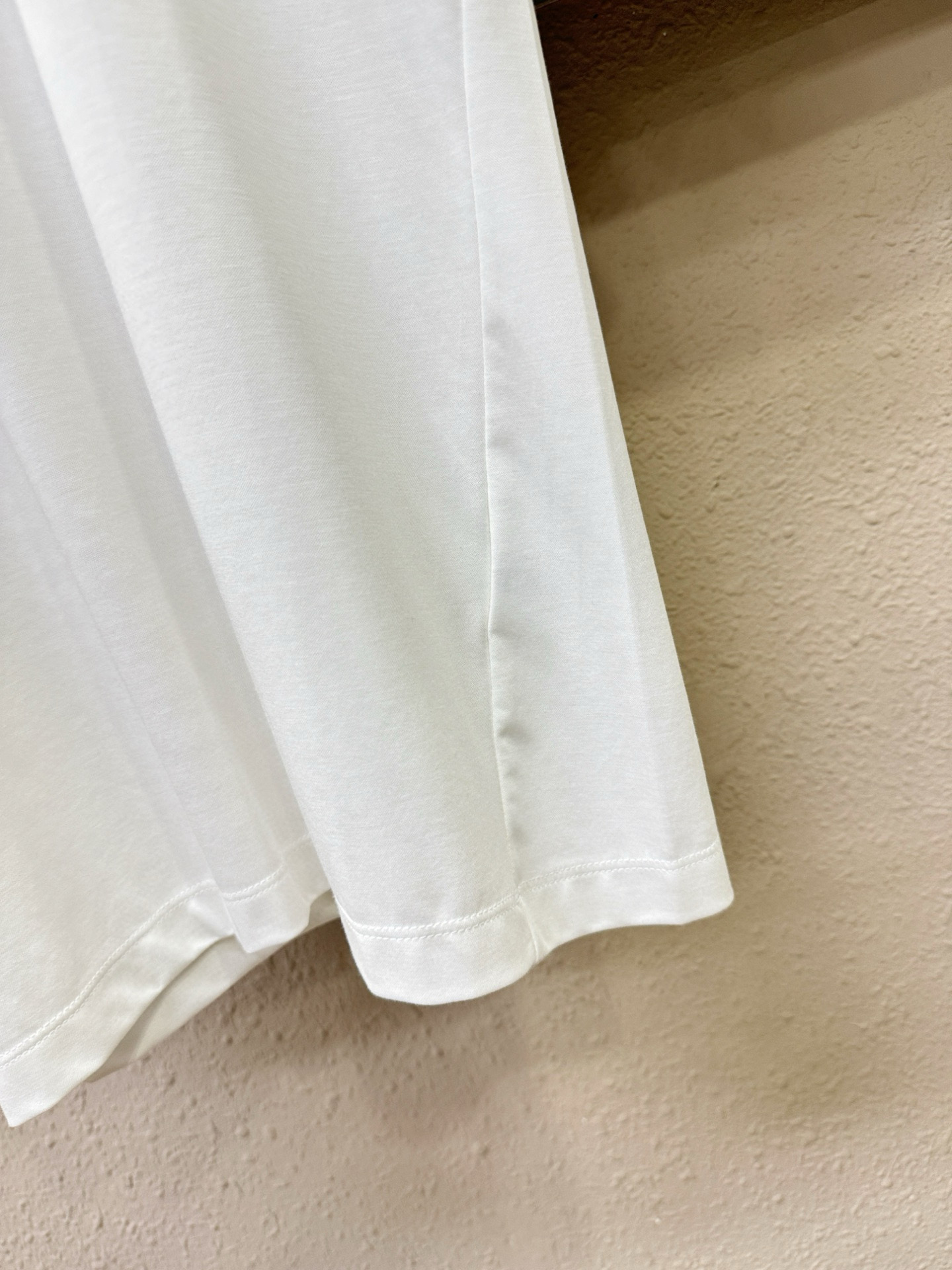 Loro Piana诺悠翩雅 顶级品质 款新品短袖！面料精选，莱赛尔+苏匹马+Coolmax三层织造，手