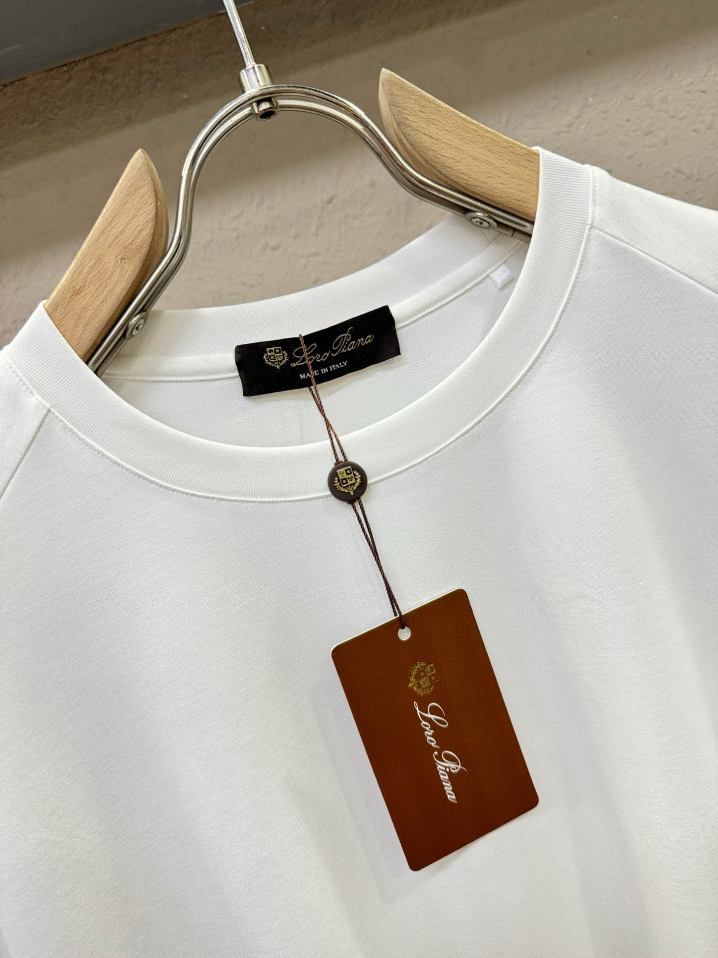 Loro Piana诺悠翩雅 顶级品质 款新品短袖！面料精选，莱赛尔+苏匹马+Coolmax三层织造，手