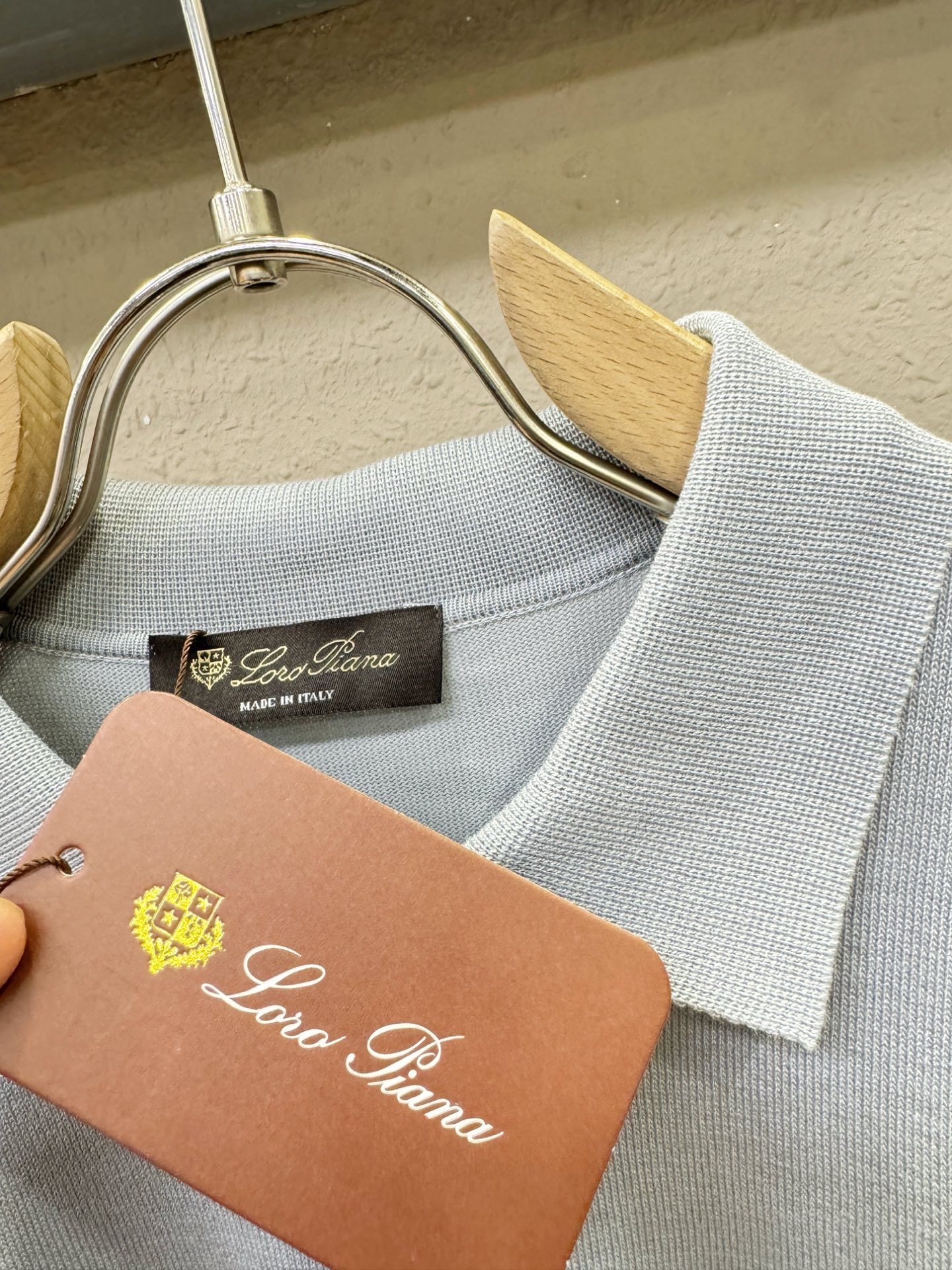 Loro Piana诺悠翩雅 2026春夏新品针织短袖，进口针织面料，手感柔软。顶级进口私货，时尚设计潮