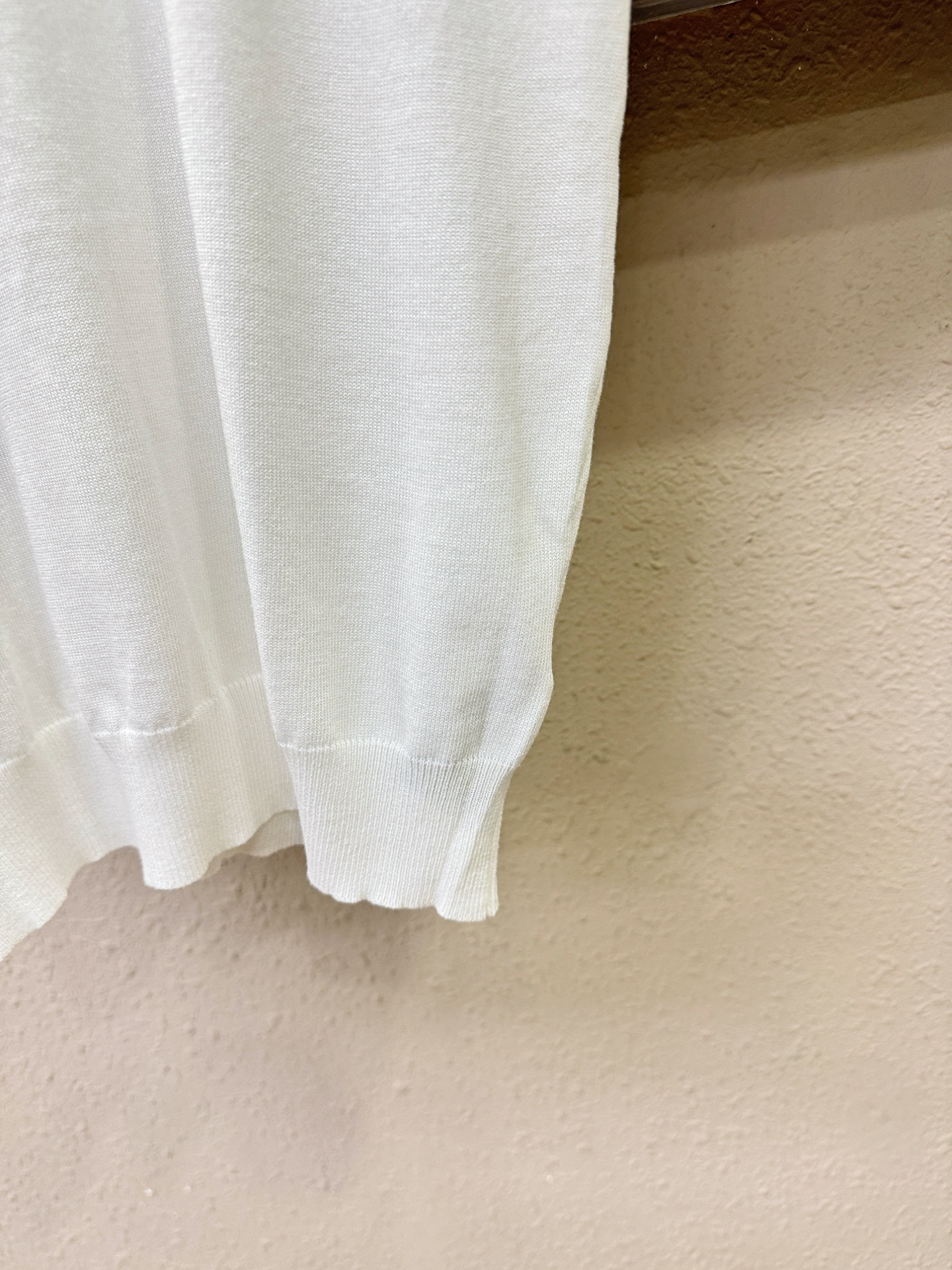 Loro Piana诺悠翩雅 2026春夏新品针织短袖，进口针织面料，手感柔软。顶级进口私货，时尚设计潮