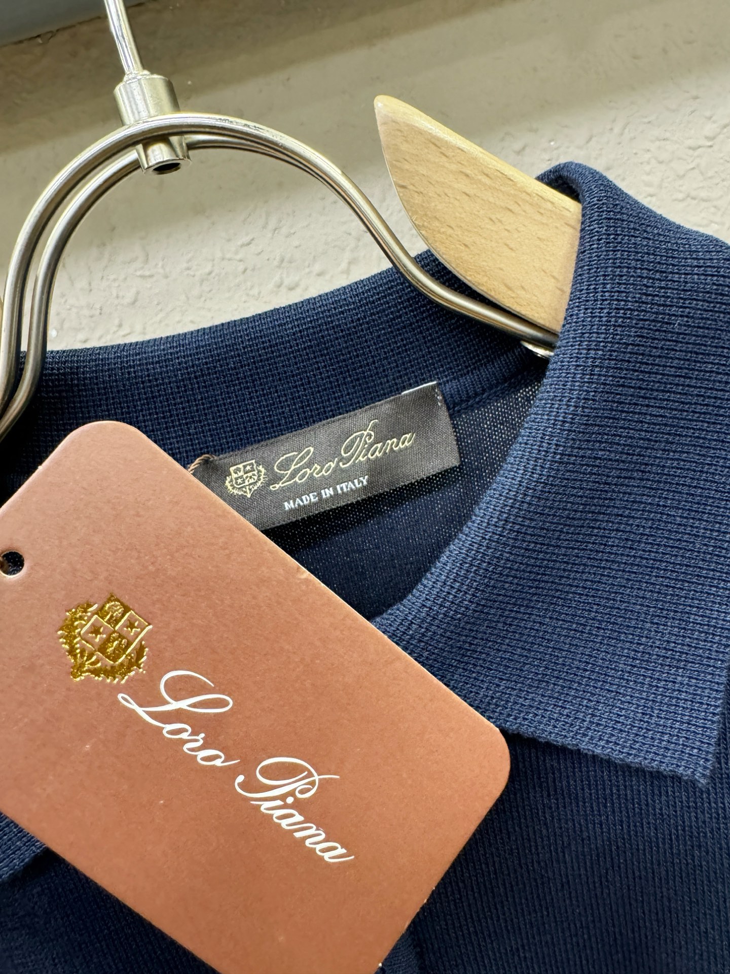 Loro Piana诺悠翩雅 2026春夏新品针织短袖，进口针织面料，手感柔软。顶级进口私货，时尚设计潮