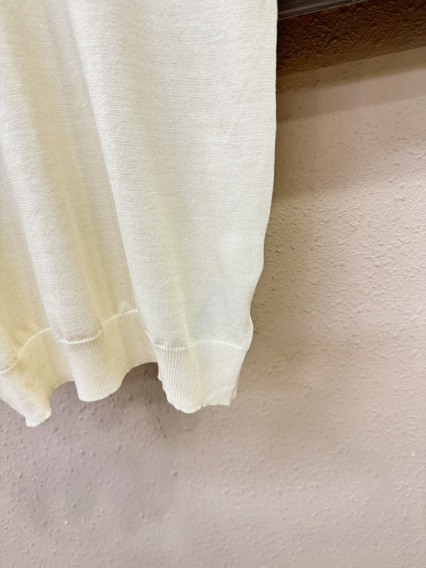 Loro Piana诺悠翩雅 2026春夏新品针织短袖，进口针织面料，手感柔软。顶级进口私货，时尚设计潮