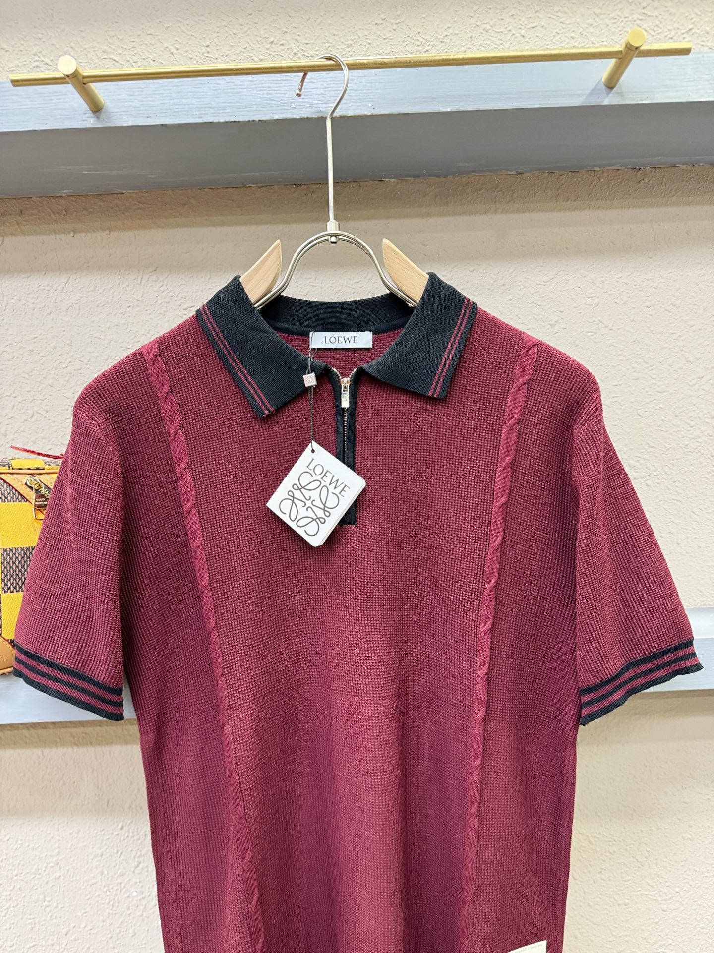 LOEWE罗意威 2026春夏新品针织短袖，进口针织面料，手感柔软。顶级进口私货，时尚设计潮流短袖针织衫