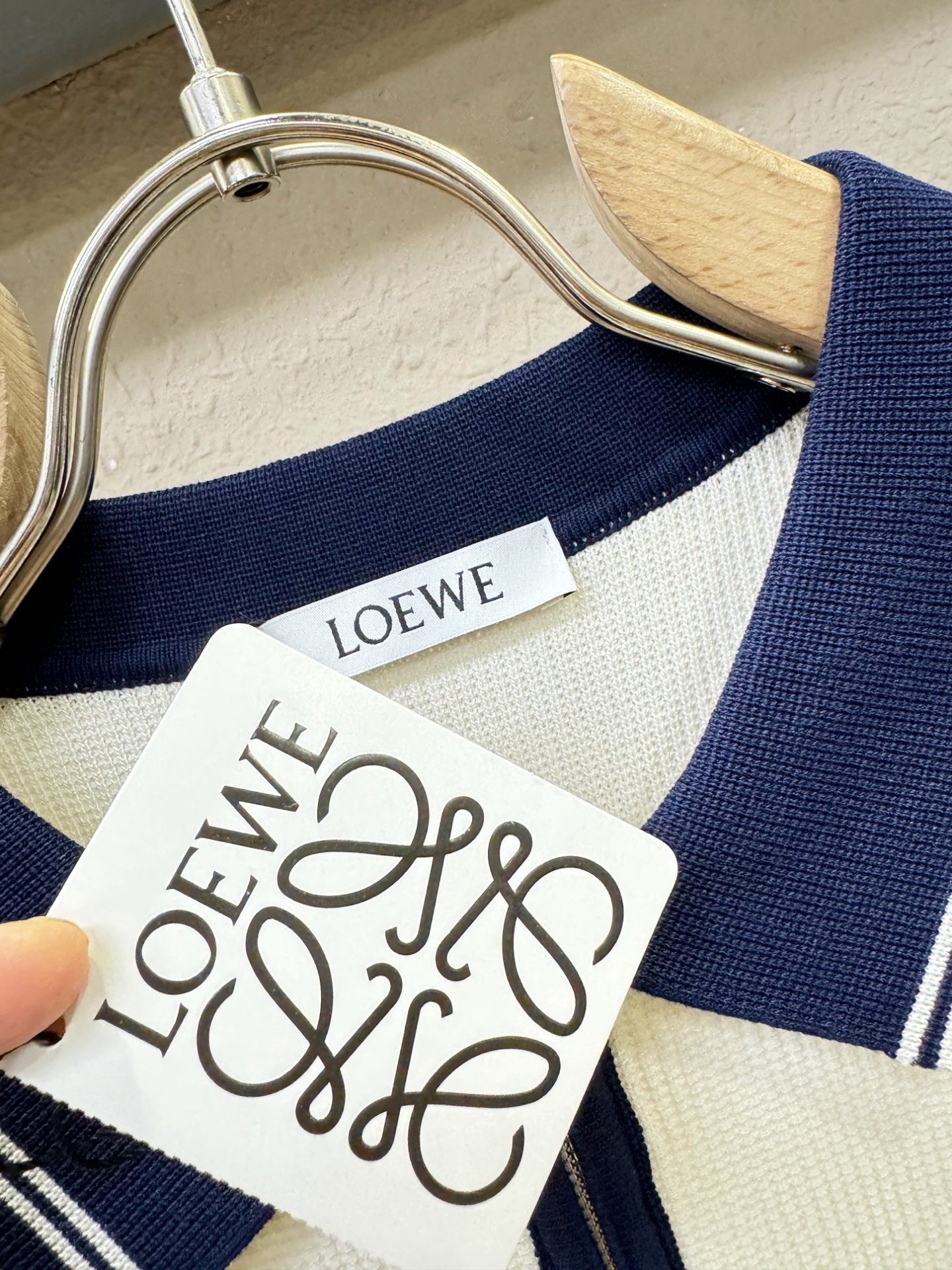 LOEWE罗意威 2026春夏新品针织短袖，进口针织面料，手感柔软。顶级进口私货，时尚设计潮流短袖针织衫