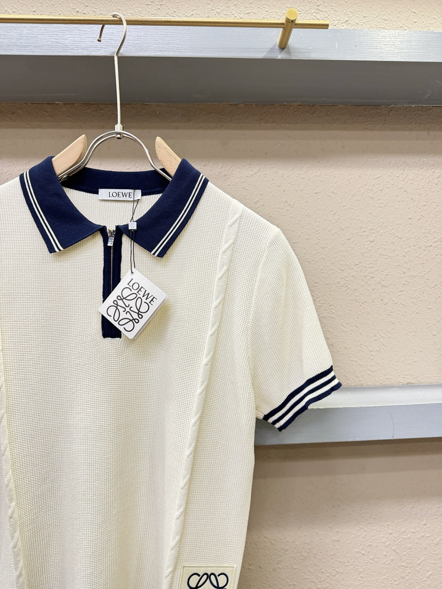 LOEWE罗意威 2026春夏新品针织短袖，进口针织面料，手感柔软。顶级进口私货，时尚设计潮流短袖针织衫