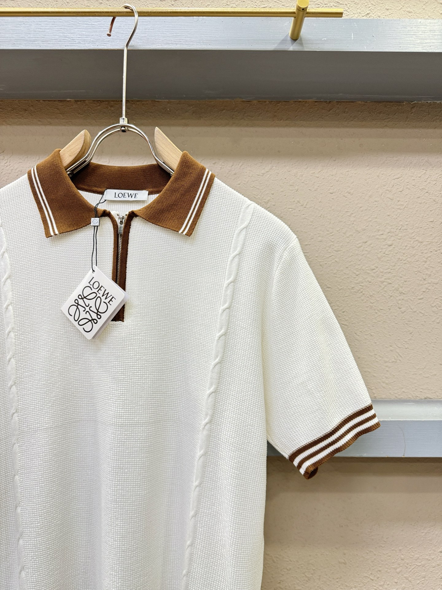 LOEWE罗意威 2026春夏新品针织短袖，进口针织面料，手感柔软。顶级进口私货，时尚设计潮流短袖针织衫