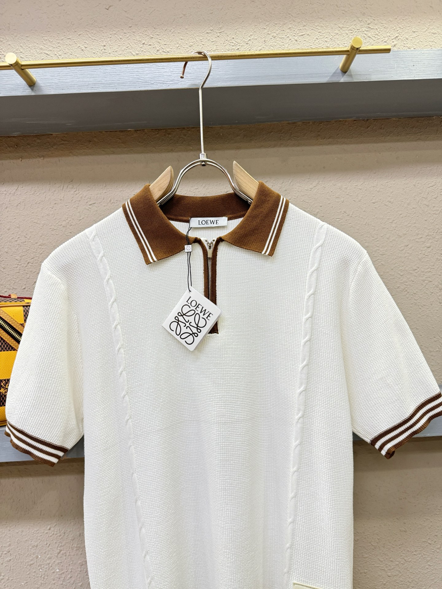 LOEWE罗意威 2026春夏新品针织短袖，进口针织面料，手感柔软。顶级进口私货，时尚设计潮流短袖针织衫