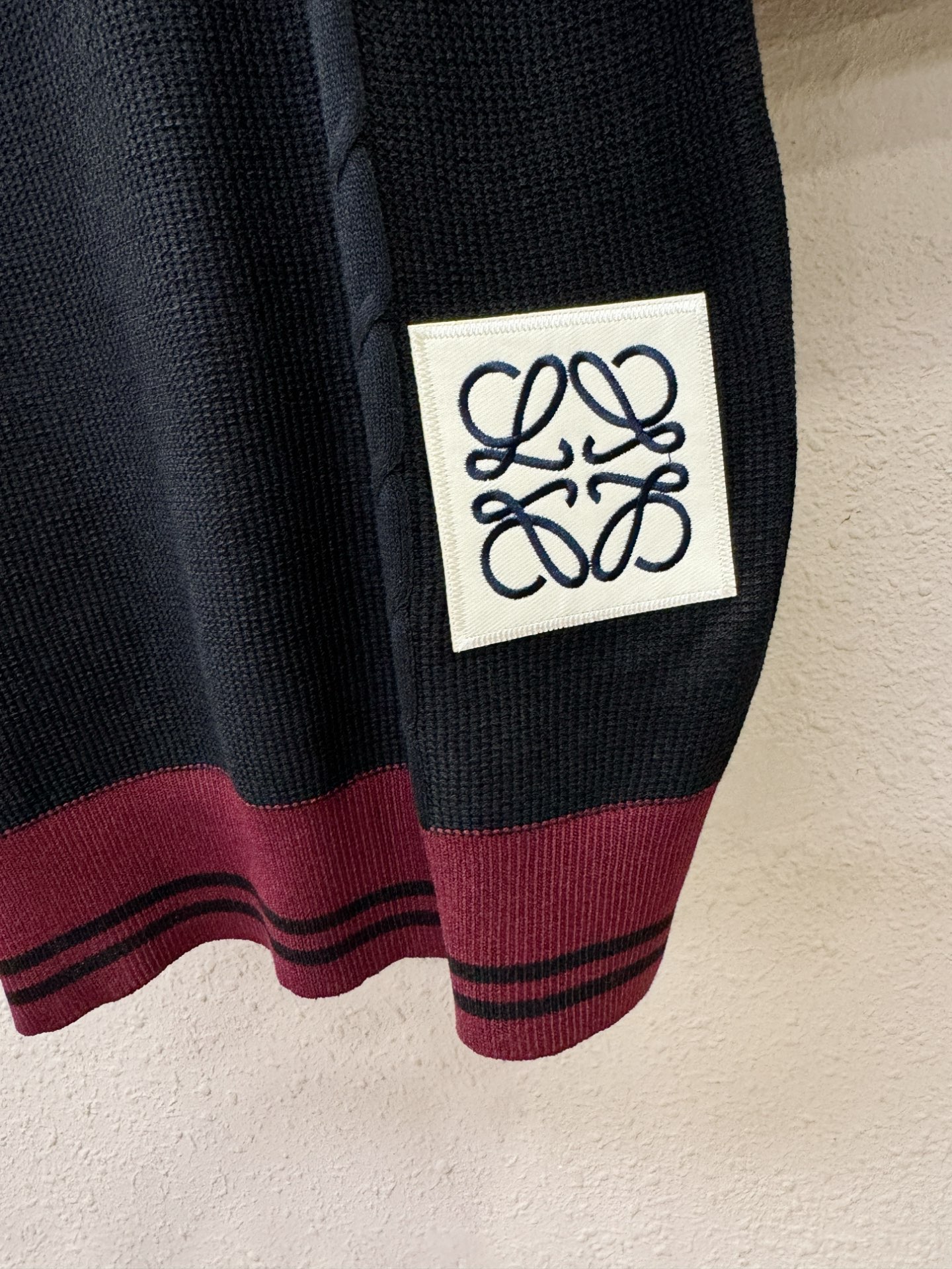 LOEWE罗意威 2026春夏新品针织短袖，进口针织面料，手感柔软。顶级进口私货，时尚设计潮流短袖针织衫