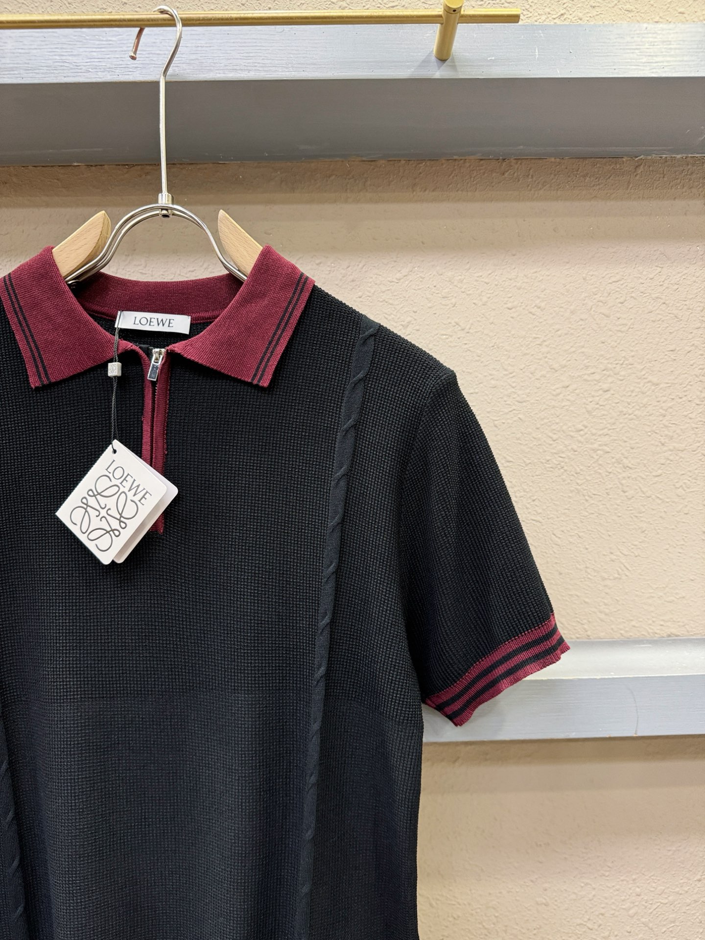LOEWE罗意威 2026春夏新品针织短袖，进口针织面料，手感柔软。顶级进口私货，时尚设计潮流短袖针织衫