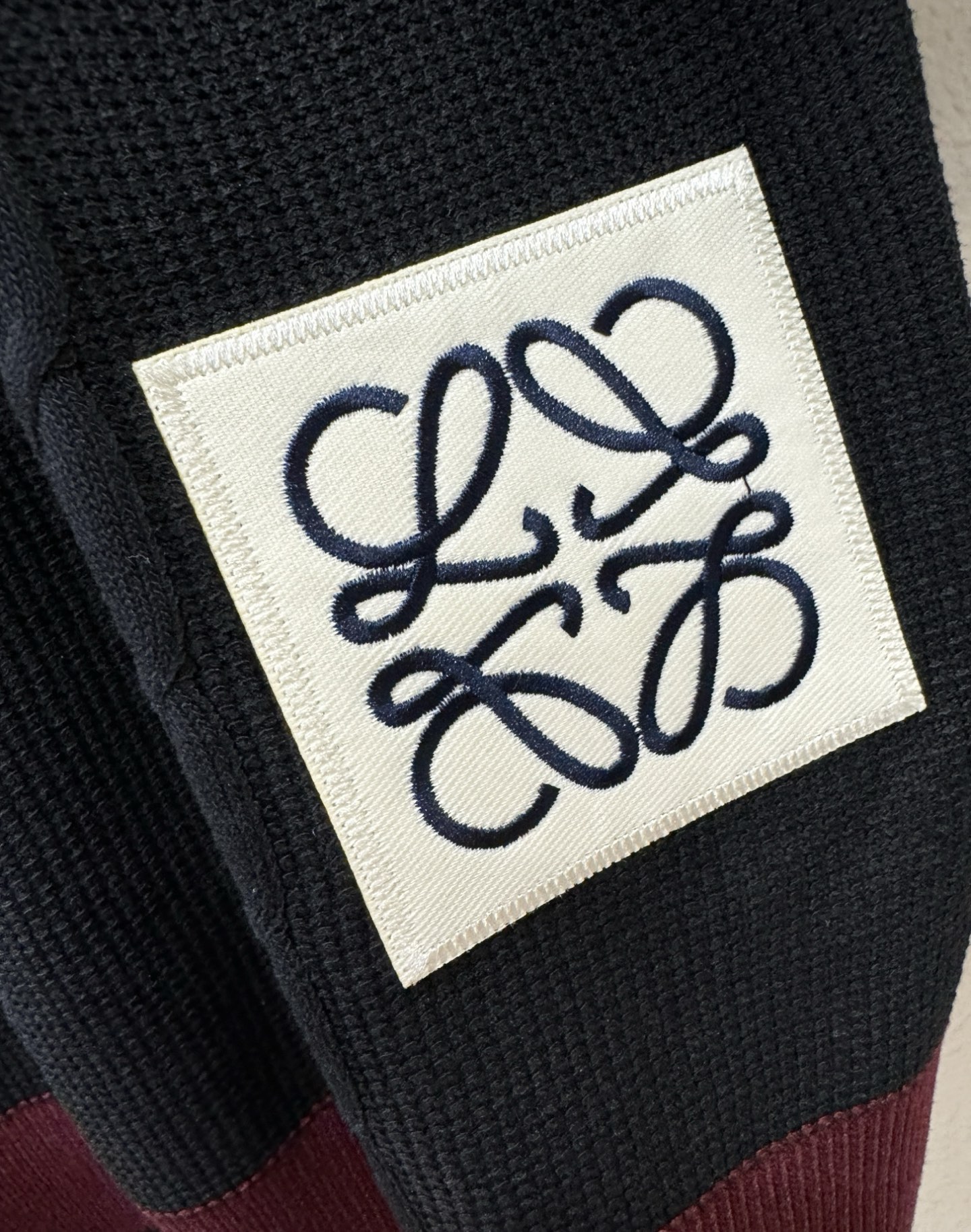 LOEWE罗意威 2026春夏新品针织短袖，进口针织面料，手感柔软。顶级进口私货，时尚设计潮流短袖针织衫