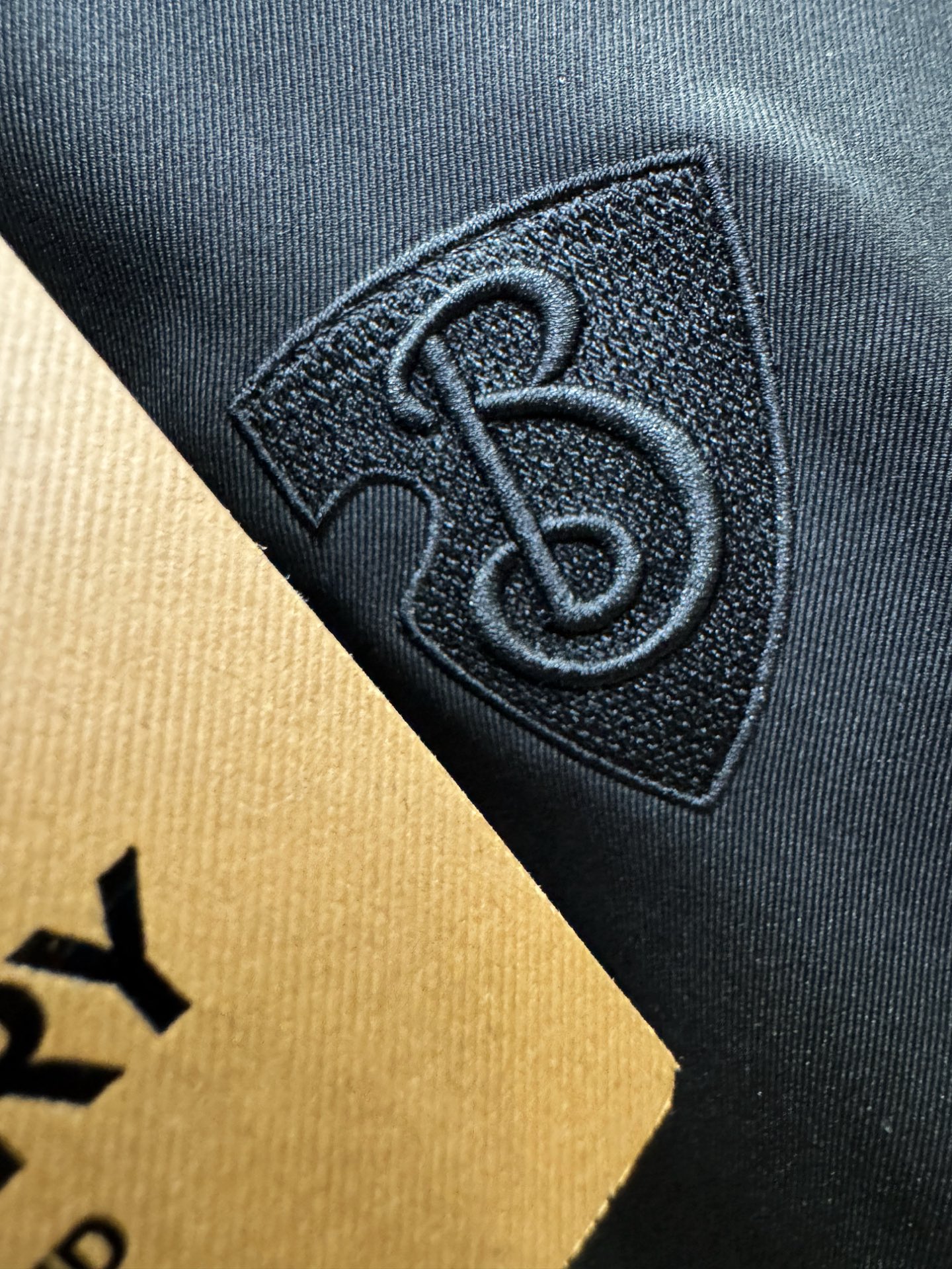 BURBERRY巴宝莉 新款夹克外套，原单狠货 意大利进口面料时尚夹克外套。欧洲专柜同步，上身更随意大方