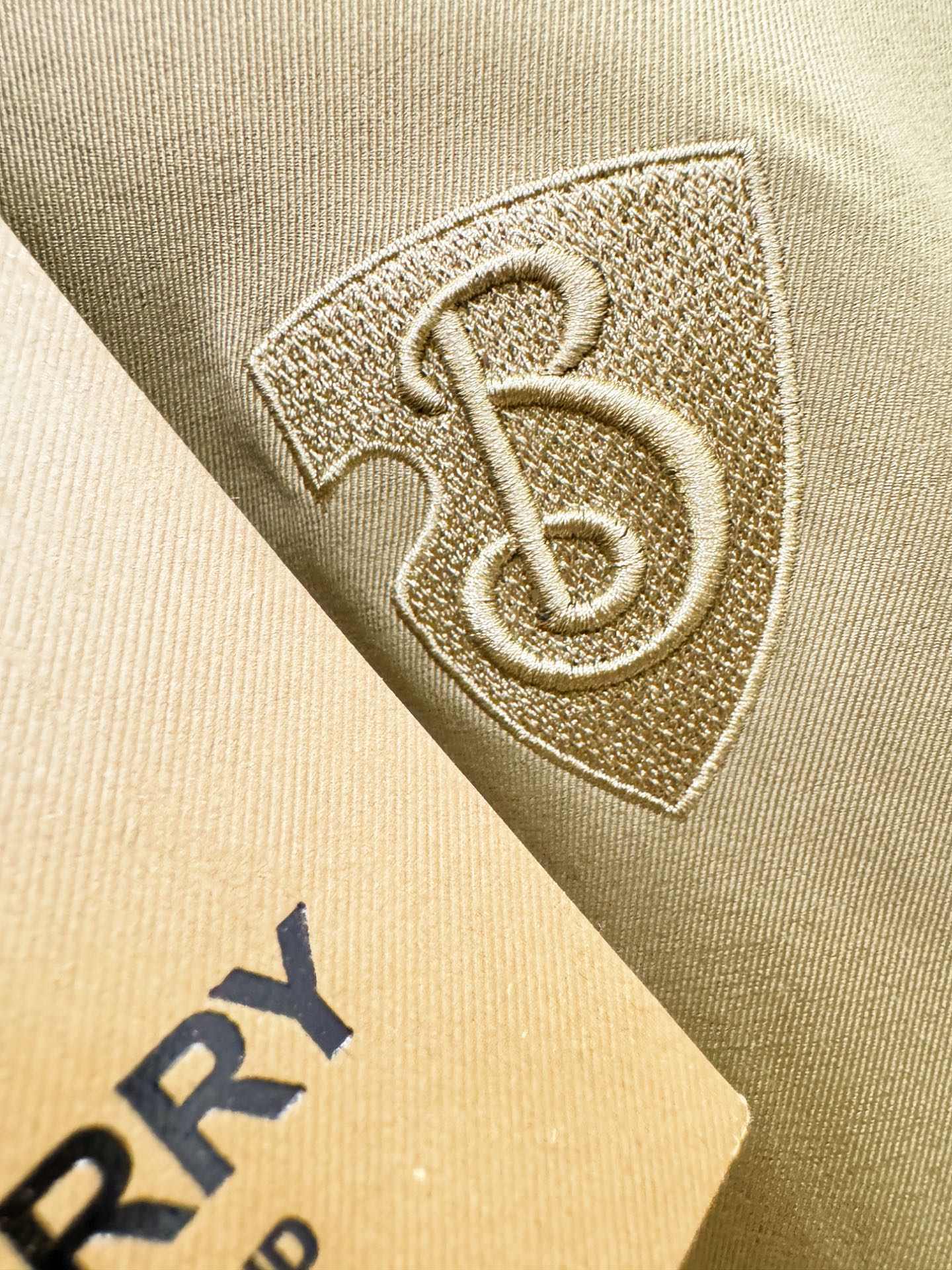 BURBERRY巴宝莉 新款夹克外套，原单狠货 意大利进口面料时尚夹克外套。欧洲专柜同步，上身更随意大方