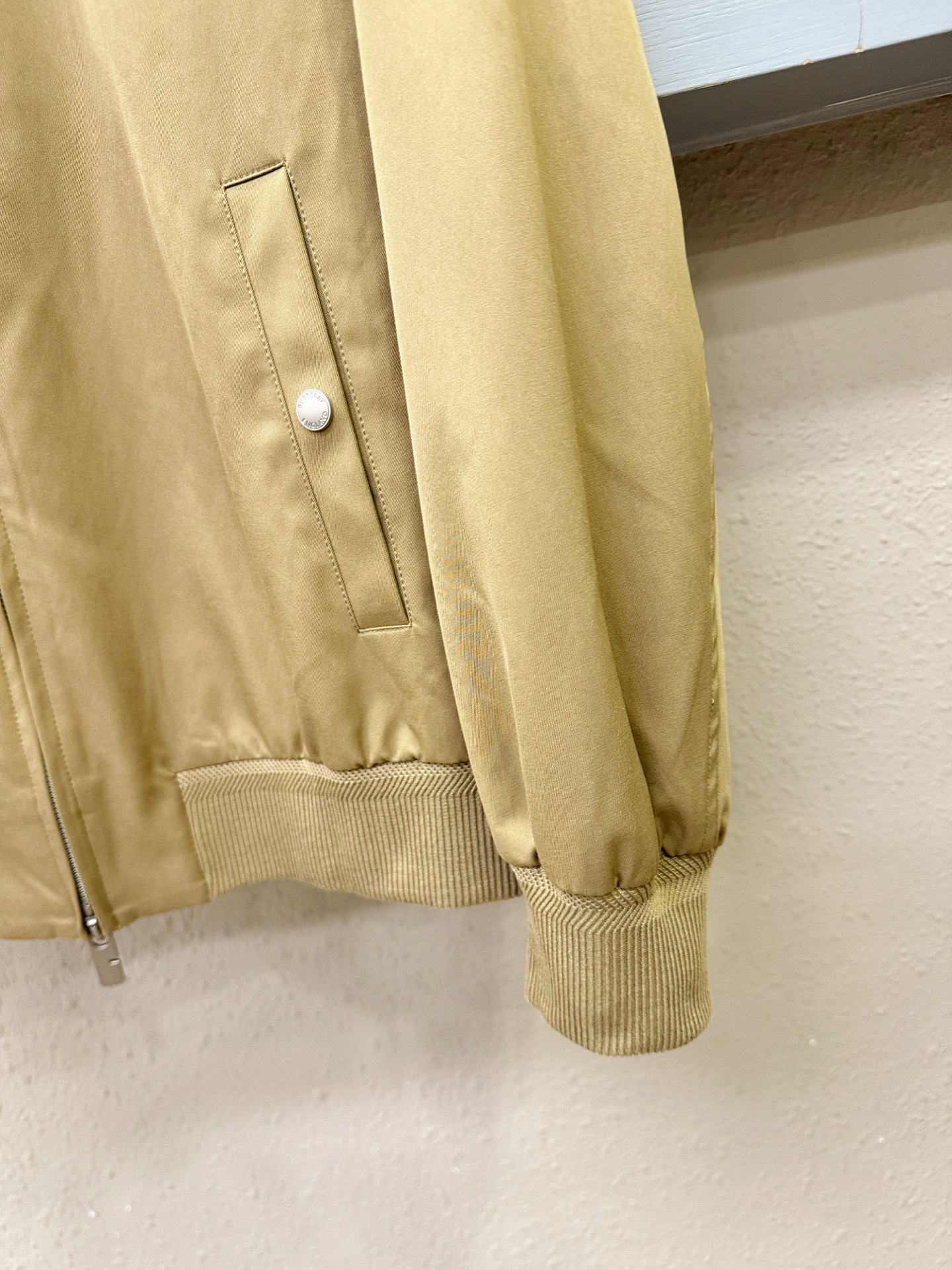 BURBERRY巴宝莉 新款夹克外套，原单狠货 意大利进口面料时尚夹克外套。欧洲专柜同步，上身更随意大方