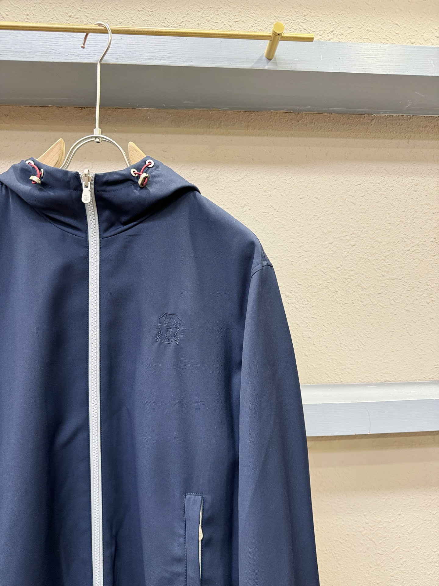 BC布鲁提 新款夹克外套，原单狠货 意大利进口面料时尚夹克外套。欧洲专柜同步，上身更随意大方，专柜原版五