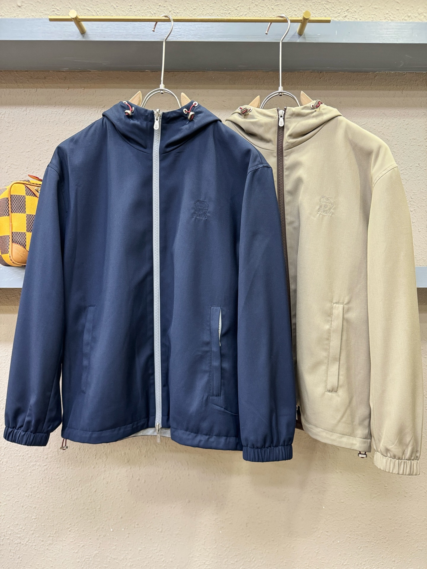 BC布鲁提 新款夹克外套，原单狠货 意大利进口面料时尚夹克外套。欧洲专柜同步，上身更随意大方，专柜原版五