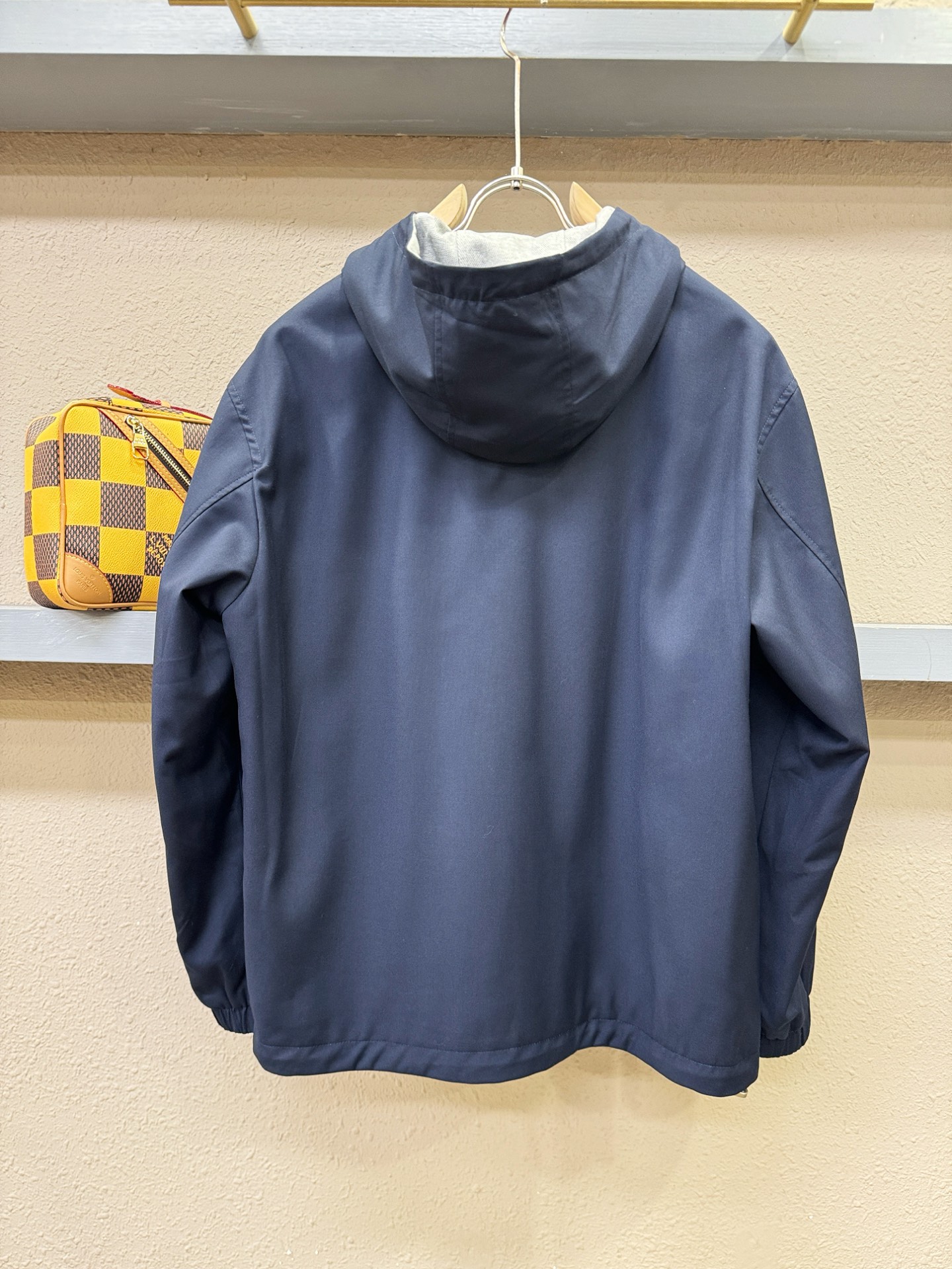 BC布鲁提 新款夹克外套，原单狠货 意大利进口面料时尚夹克外套。欧洲专柜同步，上身更随意大方，专柜原版五