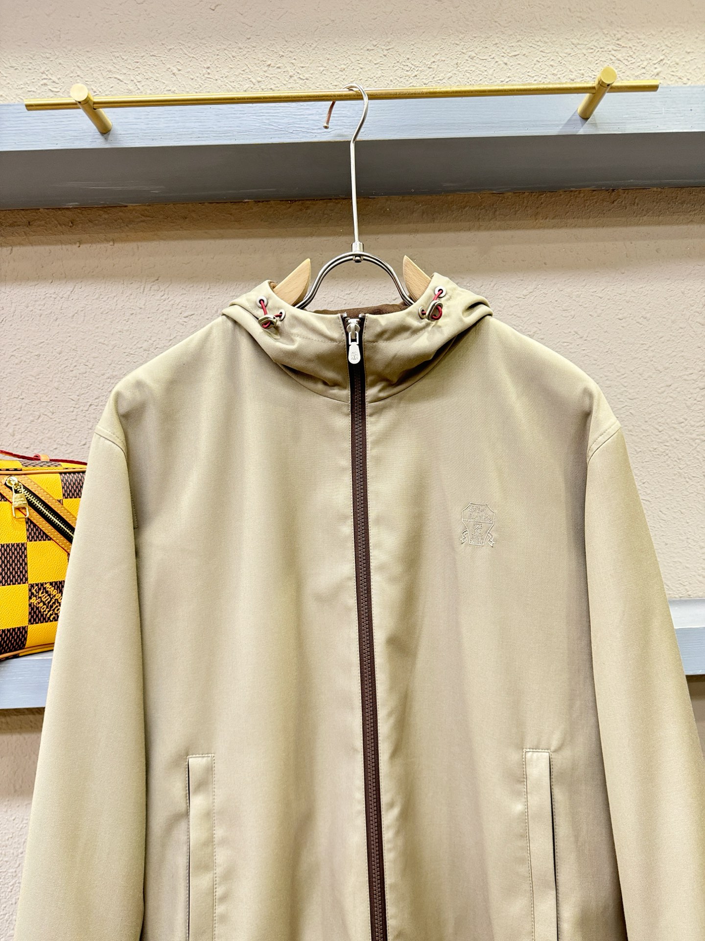 BC布鲁提 新款夹克外套，原单狠货 意大利进口面料时尚夹克外套。欧洲专柜同步，上身更随意大方，专柜原版五