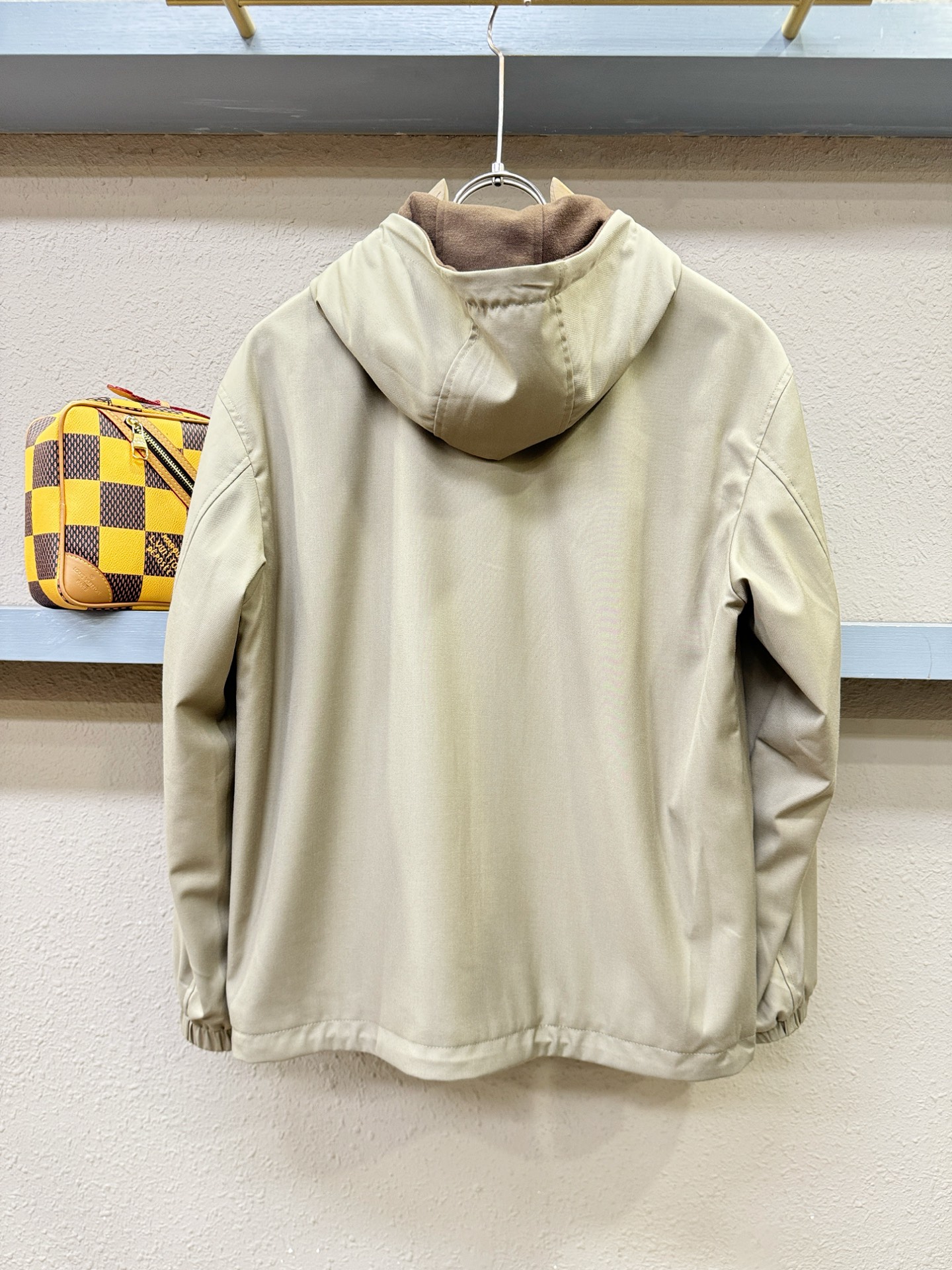 BC布鲁提 新款夹克外套，原单狠货 意大利进口面料时尚夹克外套。欧洲专柜同步，上身更随意大方，专柜原版五