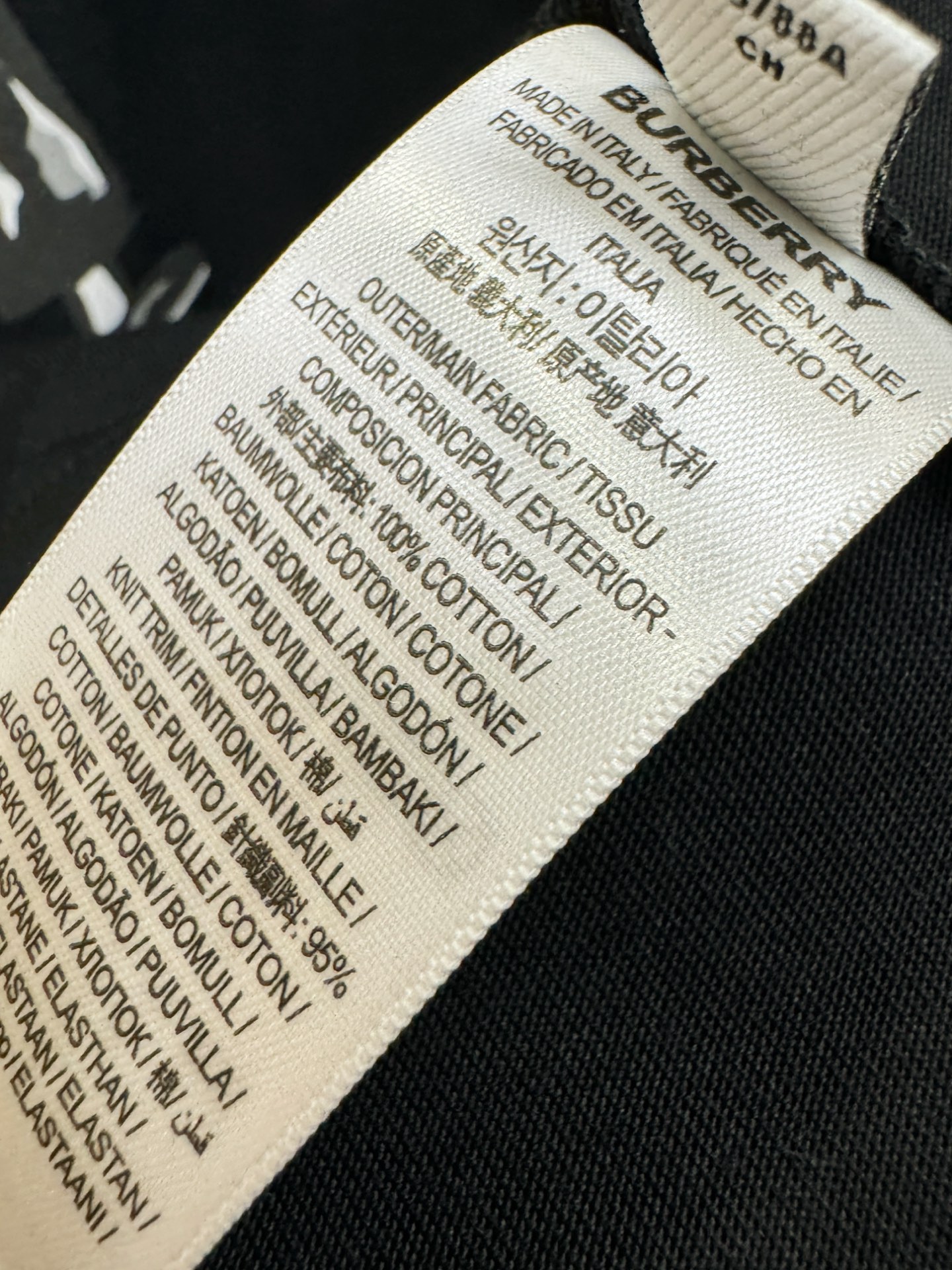 BURBERRY巴宝莉 顶级品质 2026新品短袖！原版定制面料，手感柔软。顶级进口私货，时尚设计潮流短