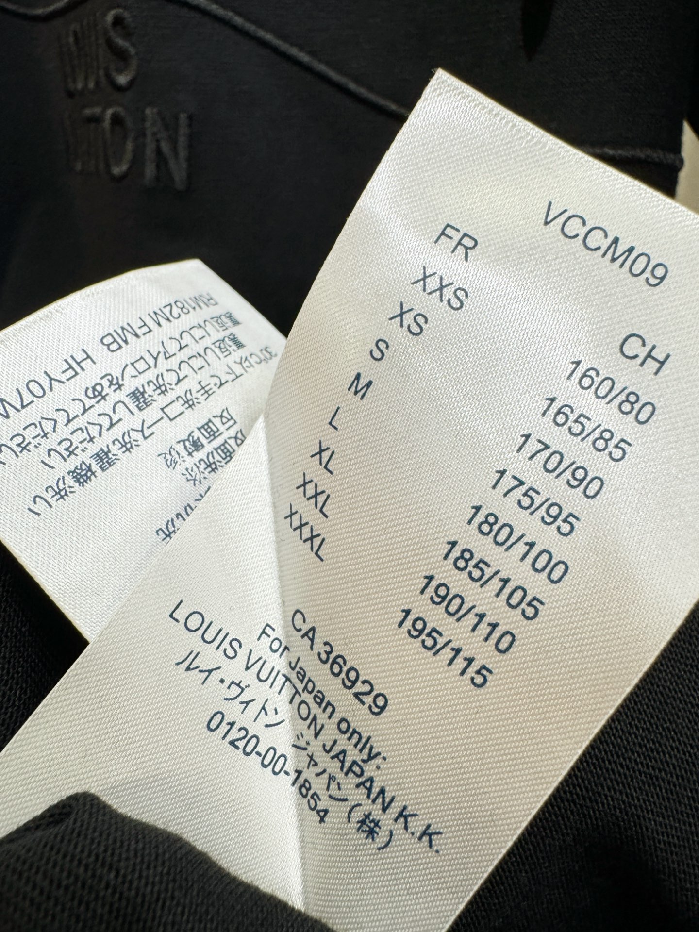 LV路易威登 顶级品质 2026新品短袖！原版定制面料，手感柔软。顶级进口私货，时尚设计潮流短袖，不失奢