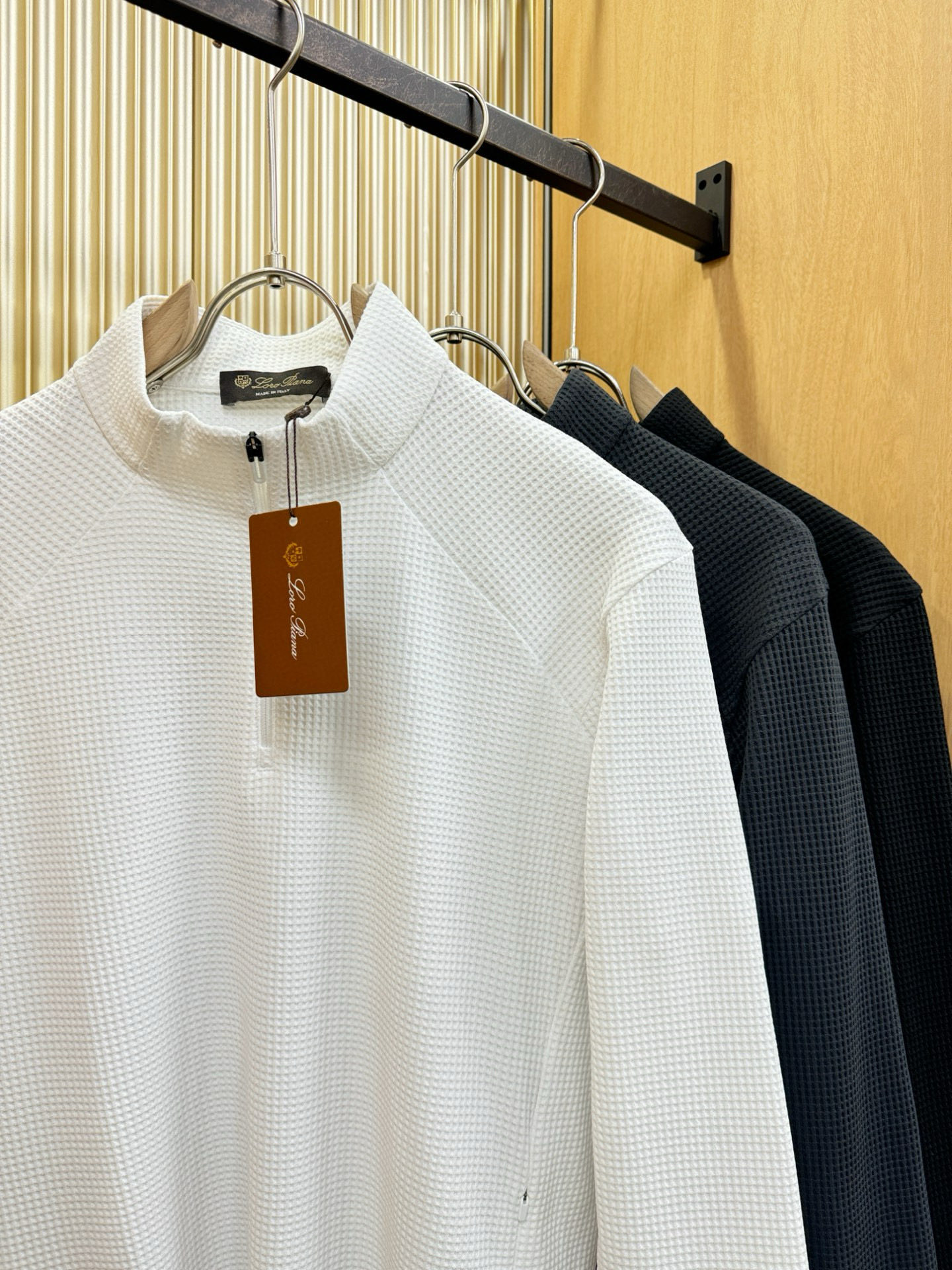 Loro Piana诺悠翩雅 秋冬新品 长袖上衣，经典Logo设计，百搭款 官网同步发售 定制面料，柔软