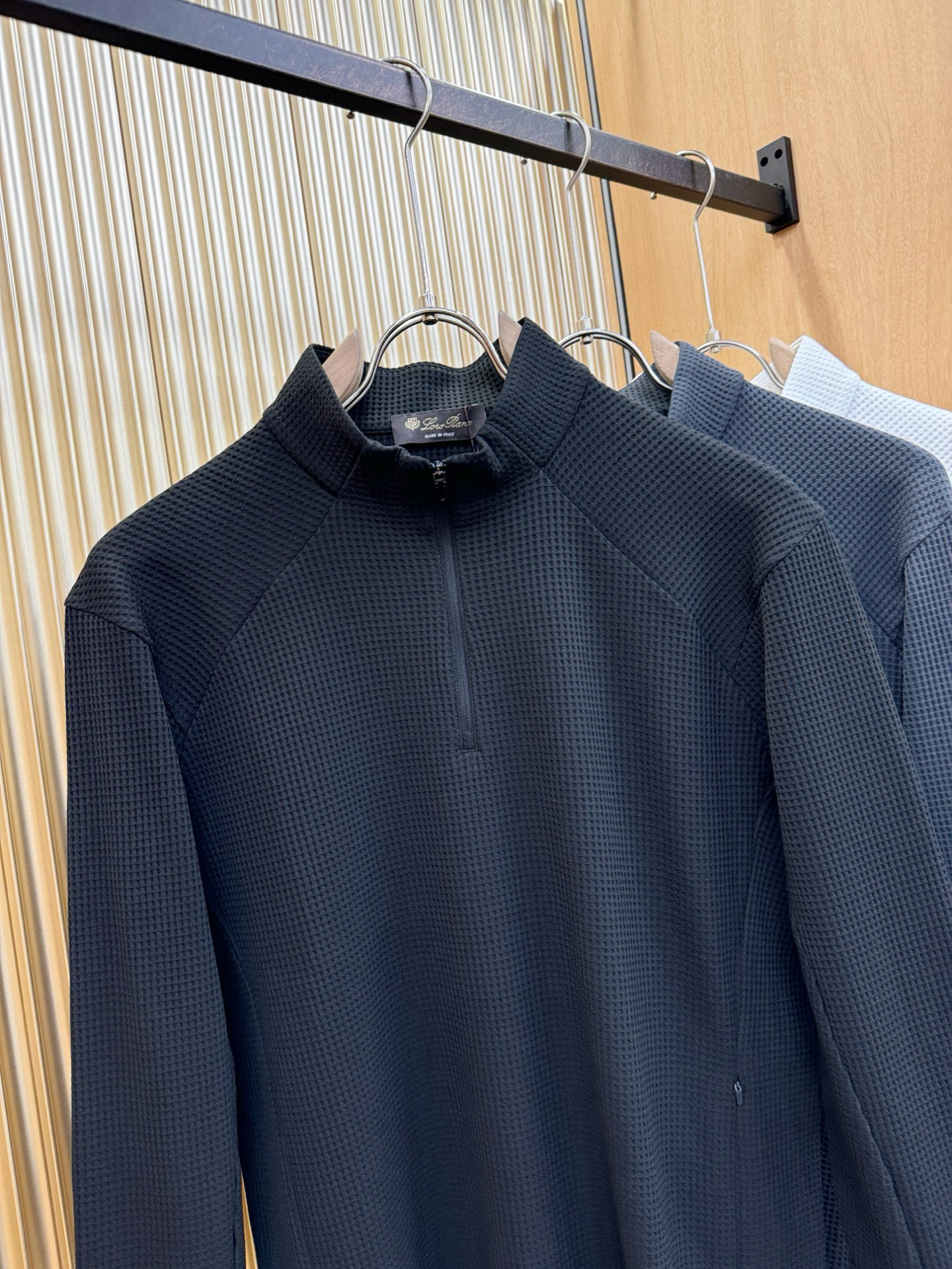 Loro Piana诺悠翩雅 秋冬新品 长袖上衣，经典Logo设计，百搭款 官网同步发售 定制面料，柔软