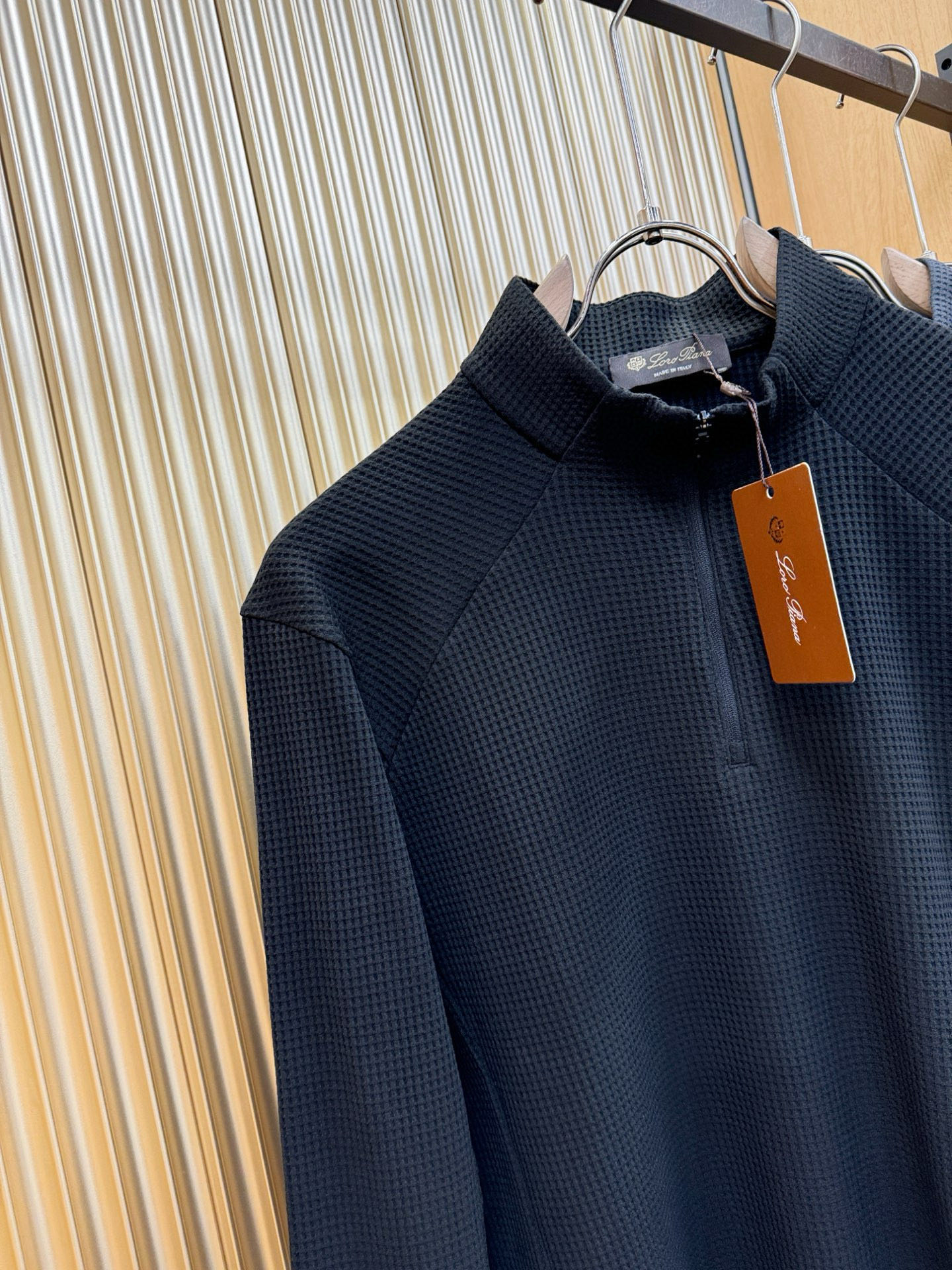 Loro Piana诺悠翩雅 秋冬新品 长袖上衣，经典Logo设计，百搭款 官网同步发售 定制面料，柔软