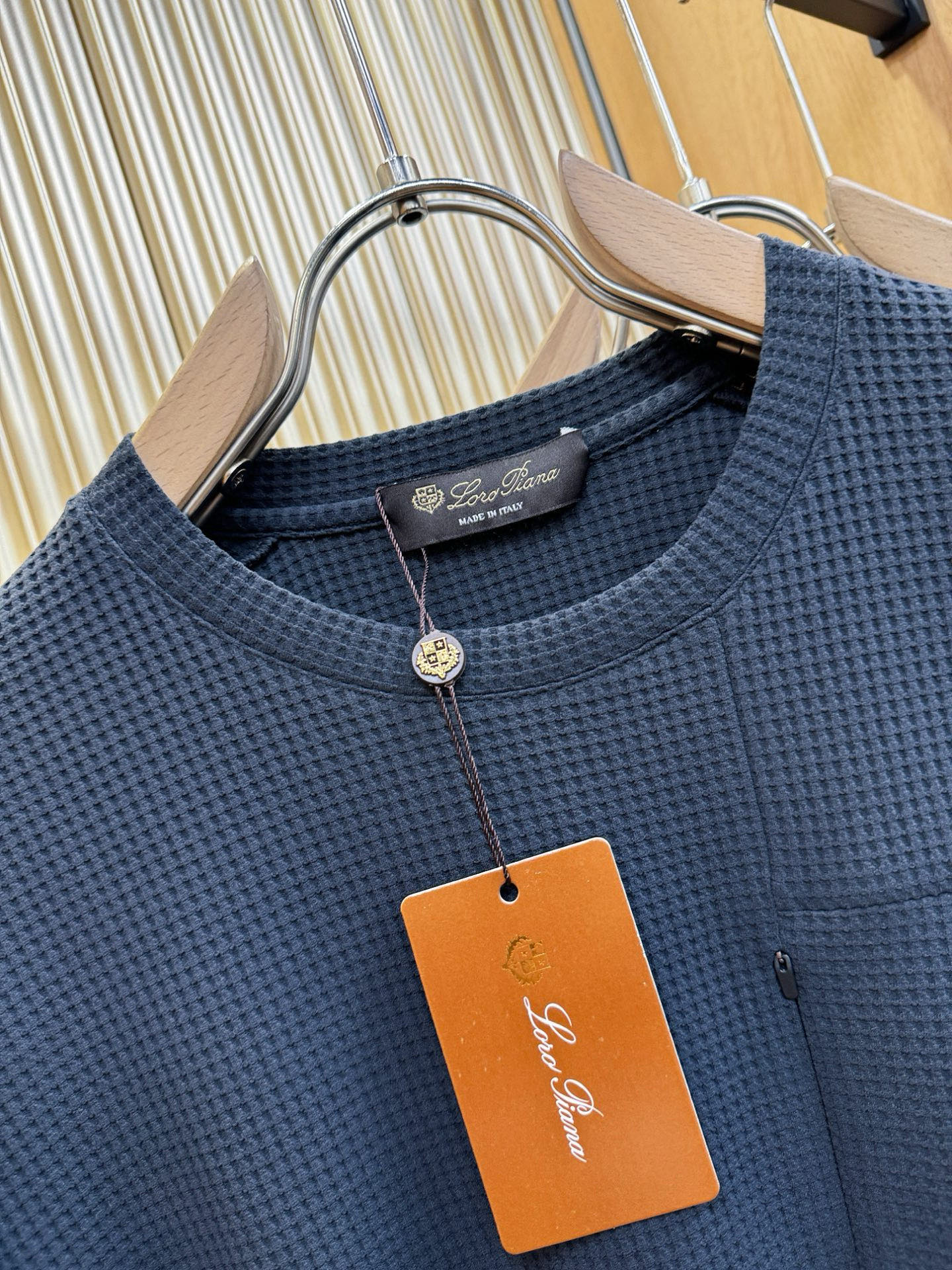 Loro Piana诺悠翩雅 秋冬新品 长袖上衣，经典Logo设计，百搭款 官网同步发售 定制面料，柔软